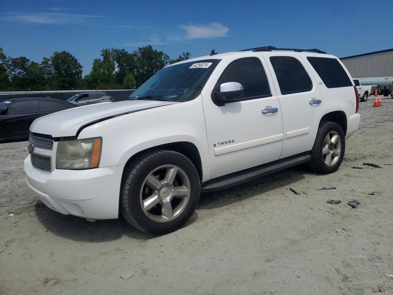 2008 Chevrolet Tahoe C1500 White vin: 1GNFC13018R198895