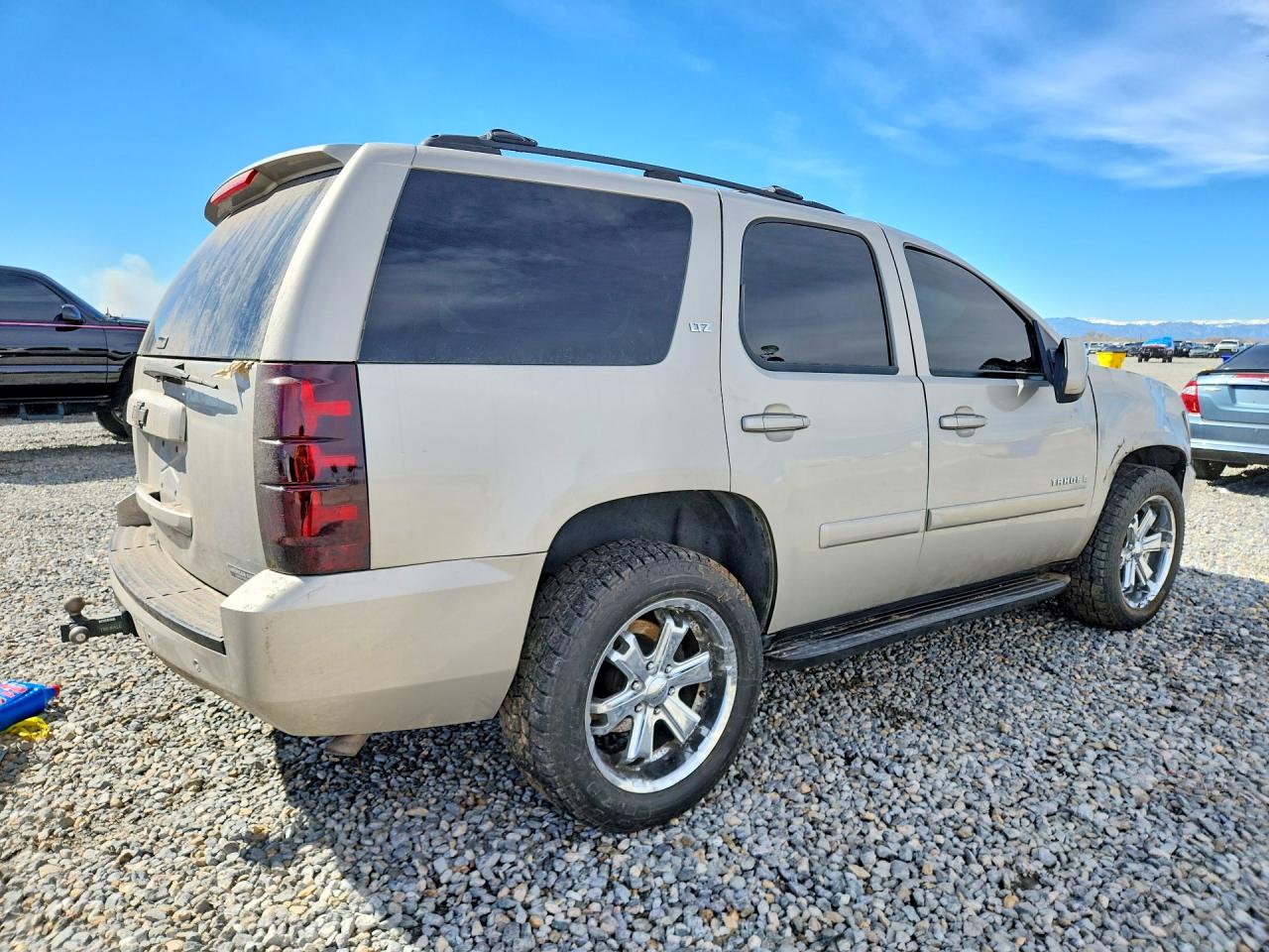 2007 Chevrolet Tahoe C1500 Beige vin: 1GNFC13027R156508