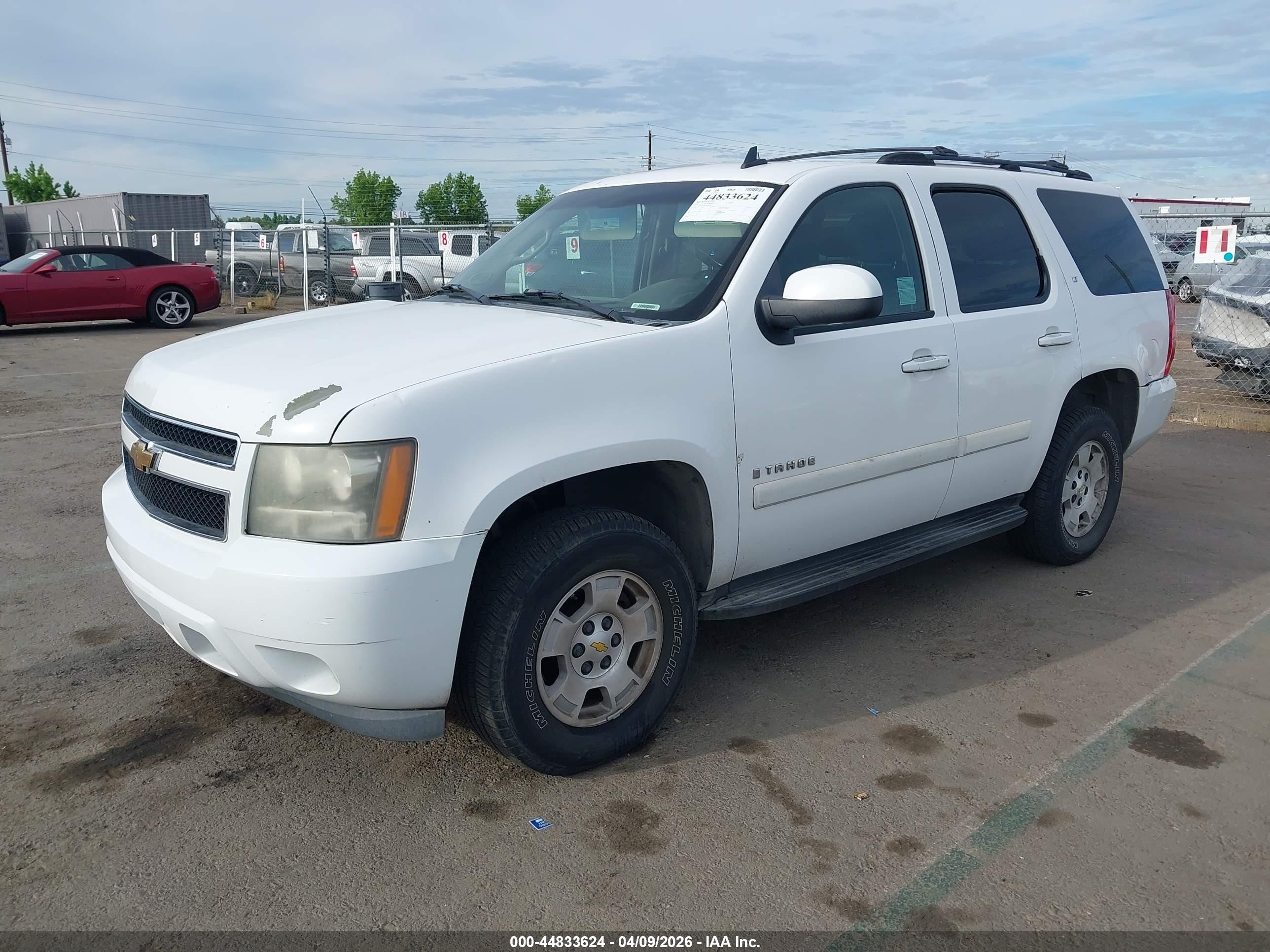 2007 Chevrolet Tahoe Lt Белый vin: 1GNFC13027R182879