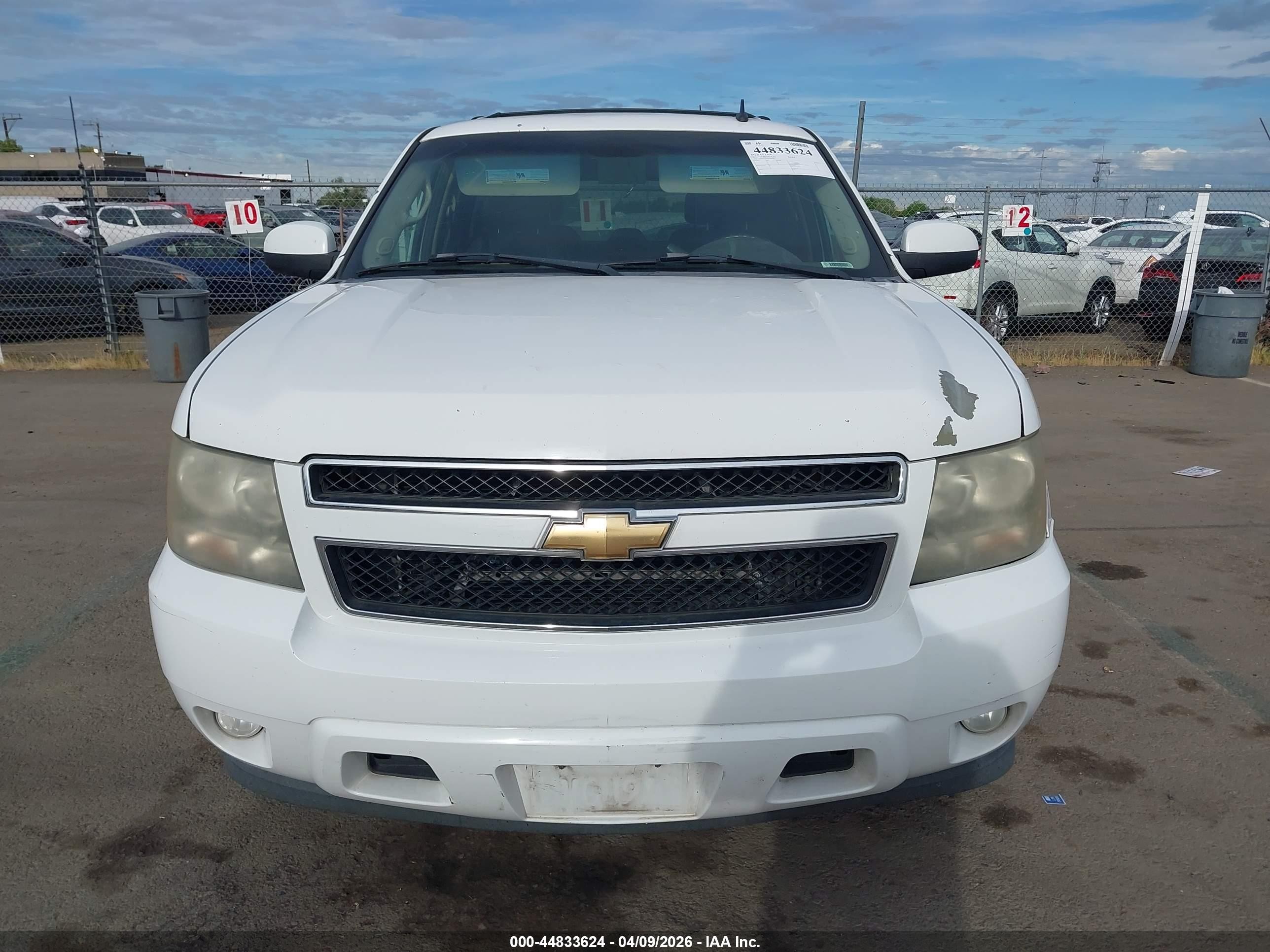 2007 Chevrolet Tahoe Lt Белый vin: 1GNFC13027R182879