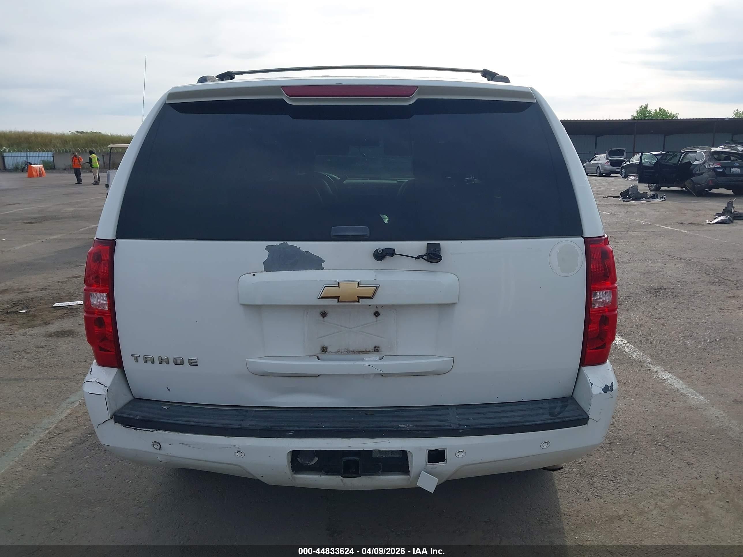 2007 Chevrolet Tahoe Lt Белый vin: 1GNFC13027R182879