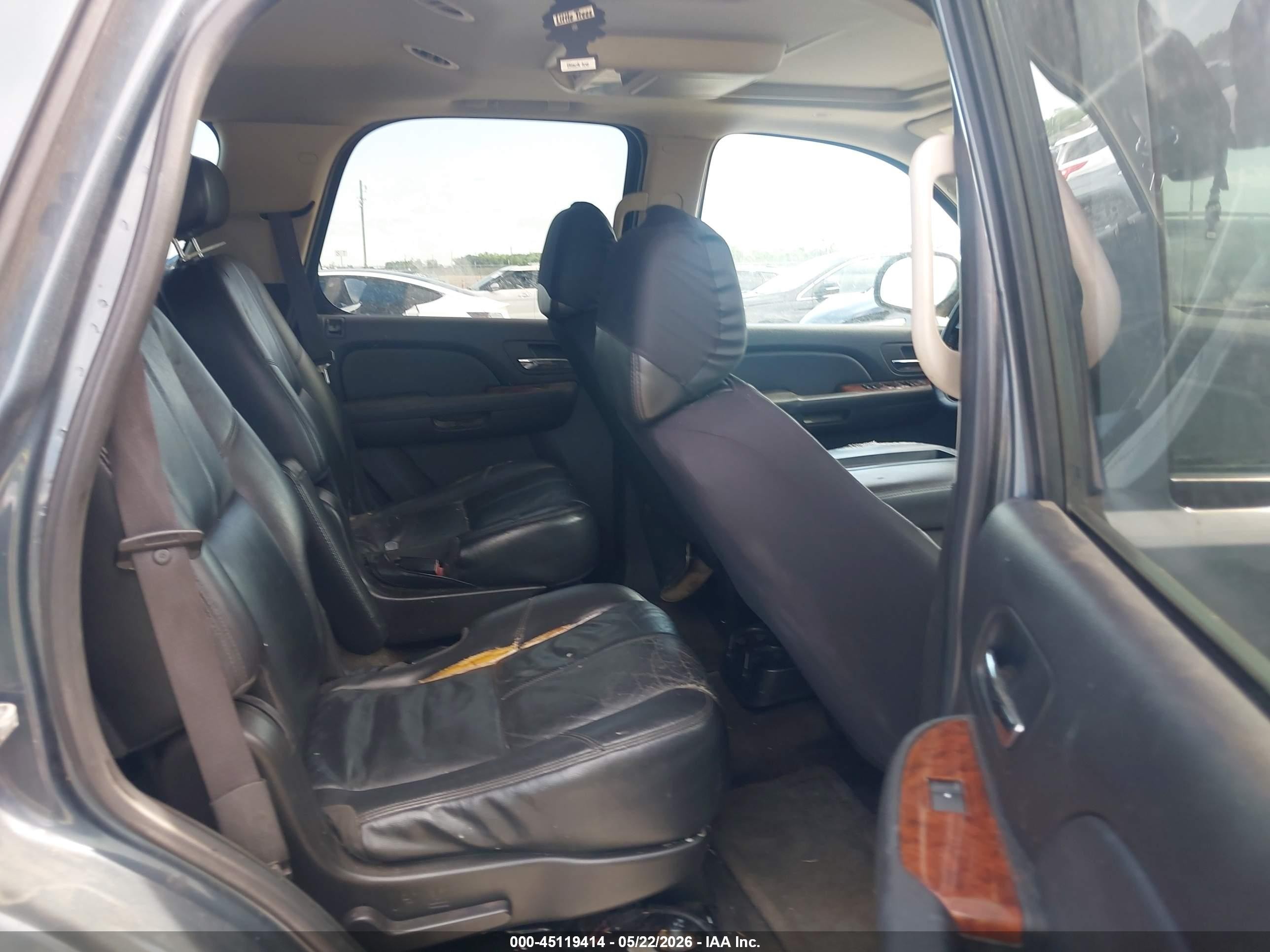 2008 Chevrolet Tahoe Ltz Blue vin: 1GNFC13028J121354