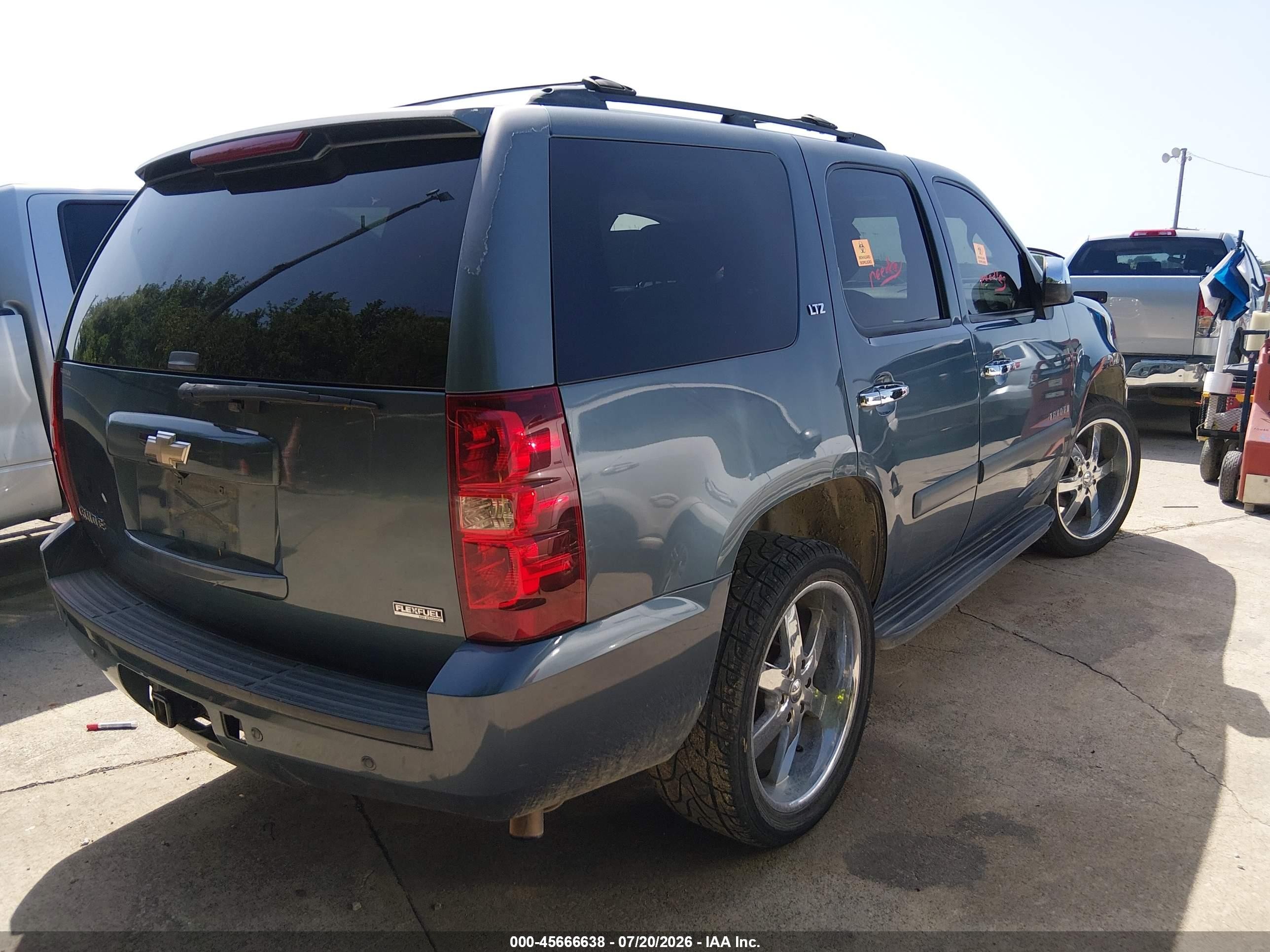 2008 Chevrolet Tahoe Ltz Синий vin: 1GNFC13028R190403