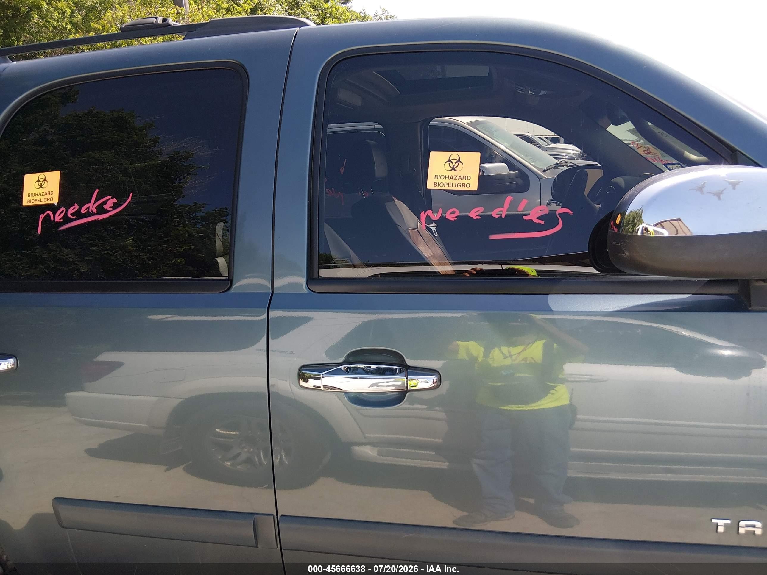 2008 Chevrolet Tahoe Ltz Синий vin: 1GNFC13028R190403