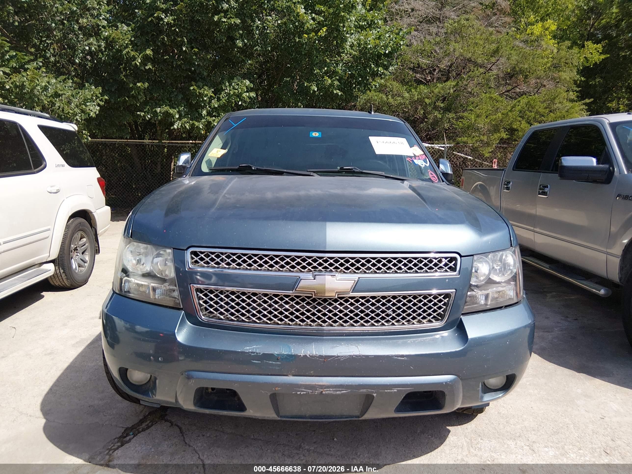 2008 Chevrolet Tahoe Ltz Синий vin: 1GNFC13028R190403