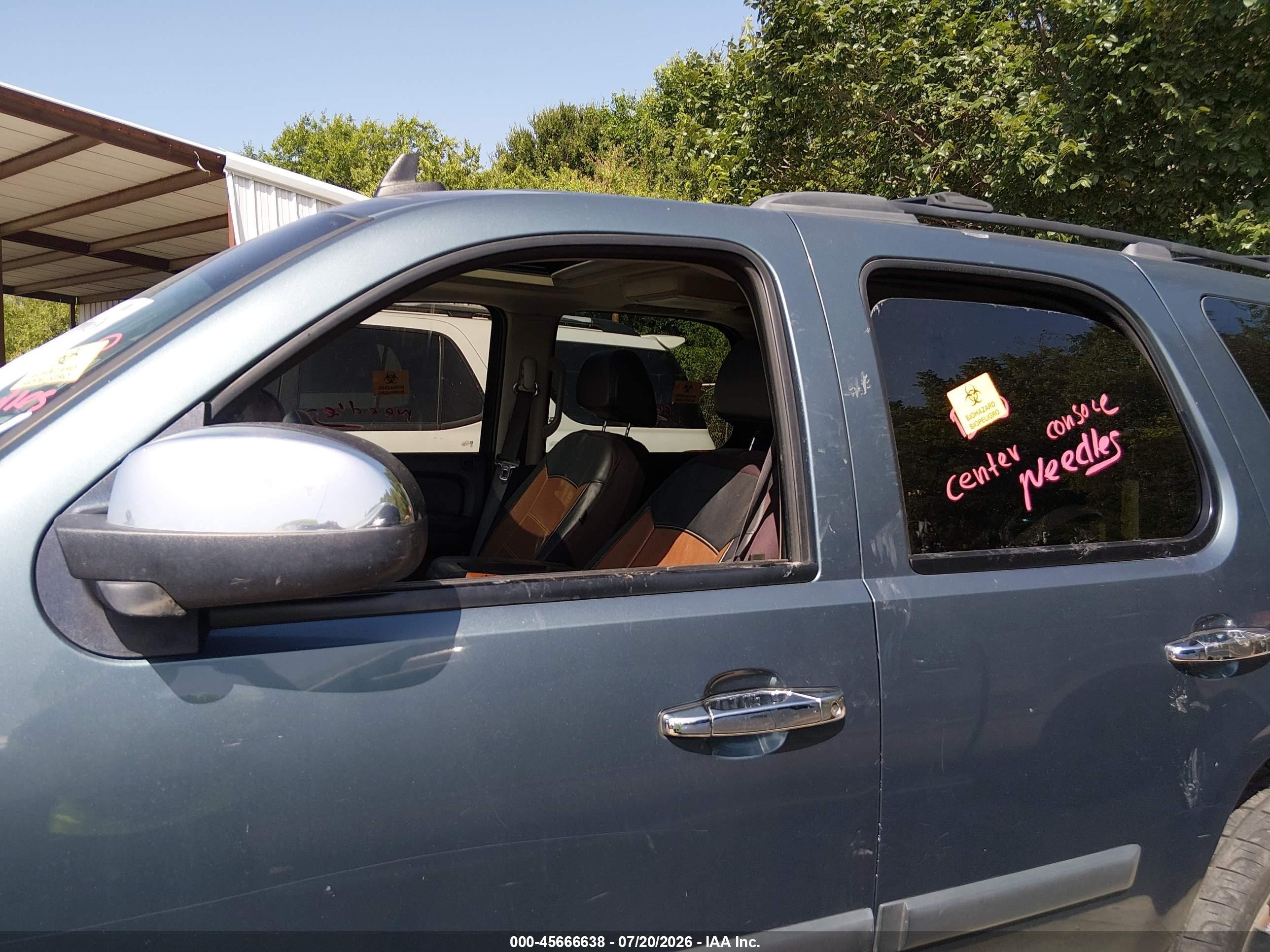 2008 Chevrolet Tahoe Ltz Синий vin: 1GNFC13028R190403