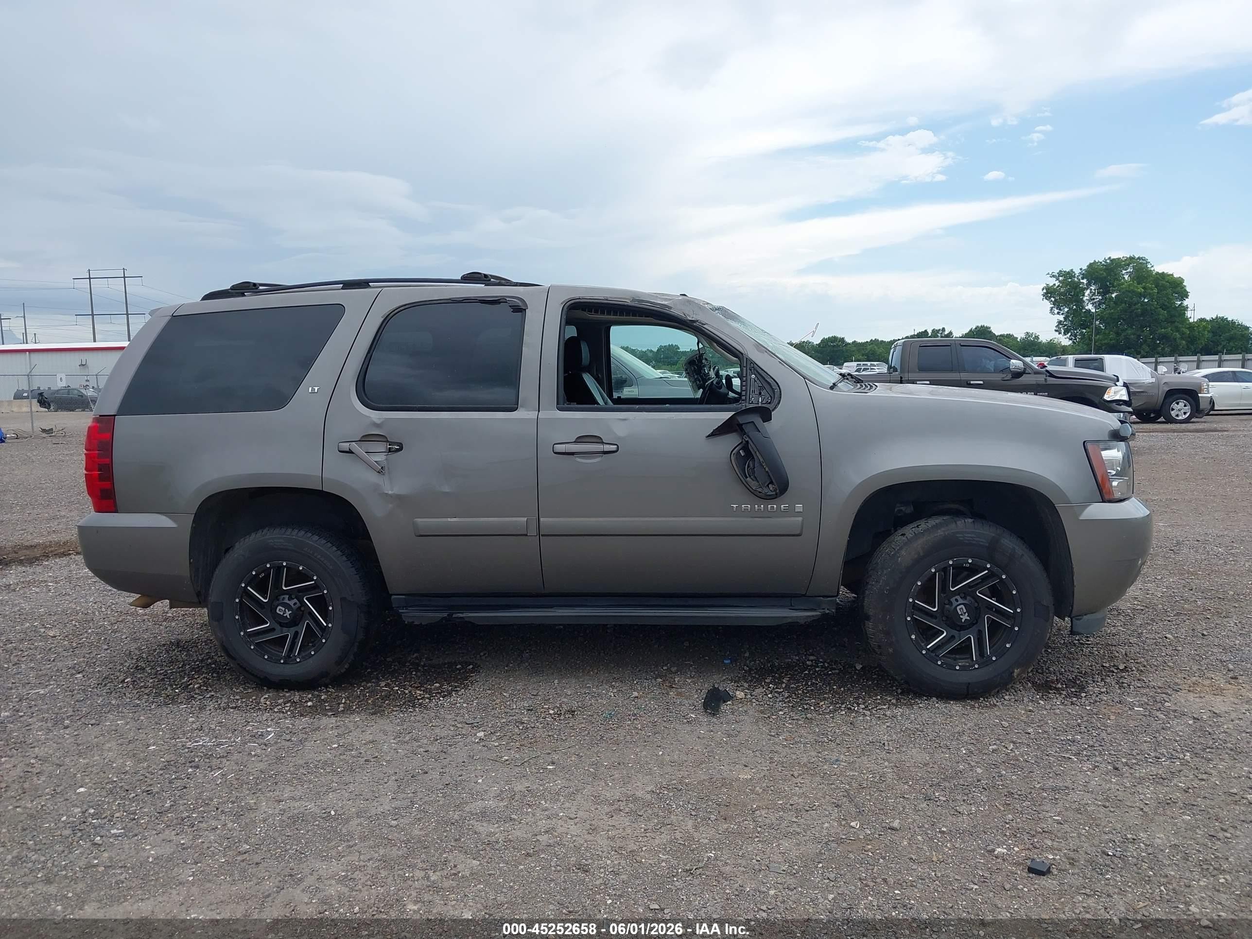 2007 Chevrolet Tahoe Lt Gray vin: 1GNFC13037J255160