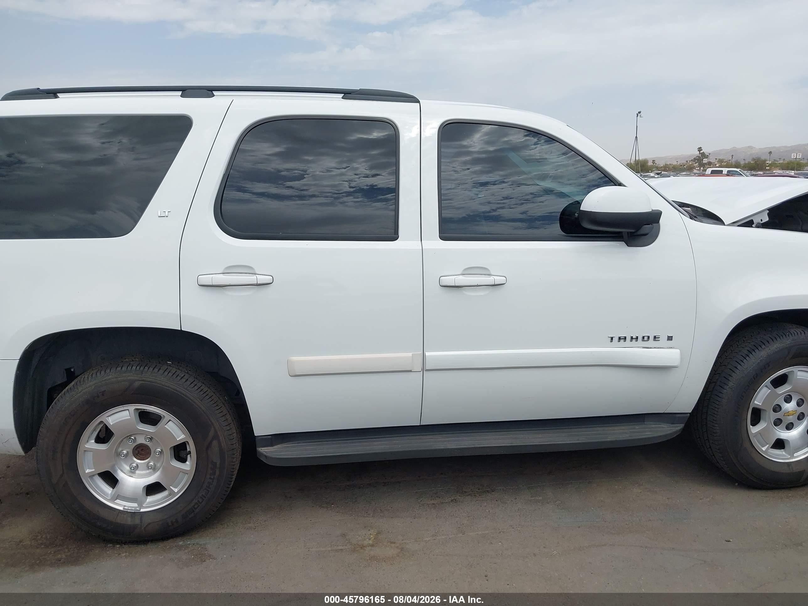 2007 Chevrolet Tahoe Lt White vin: 1GNFC13037J337826