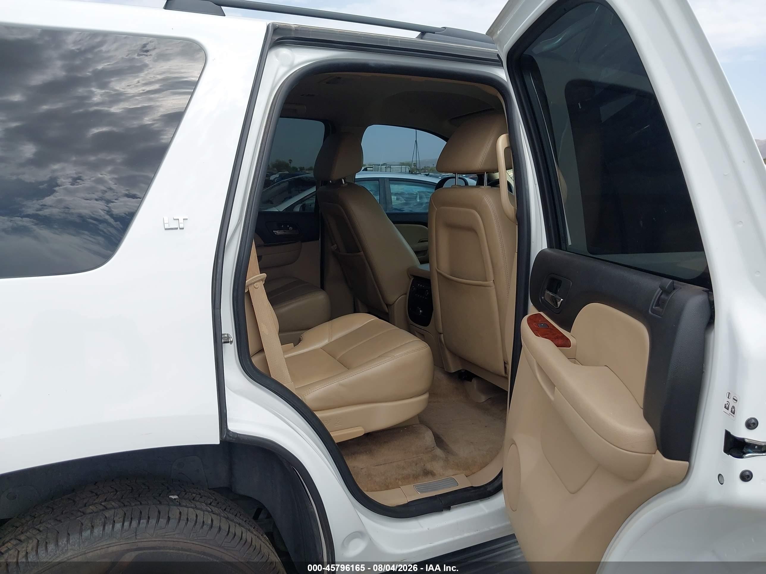 2007 Chevrolet Tahoe Lt White vin: 1GNFC13037J337826