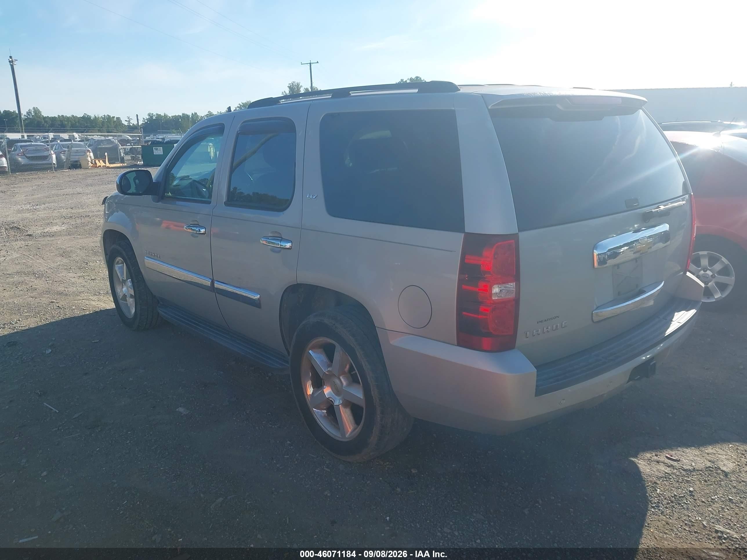 2007 Chevrolet Tahoe Ltz Silver vin: 1GNFC13037R180011