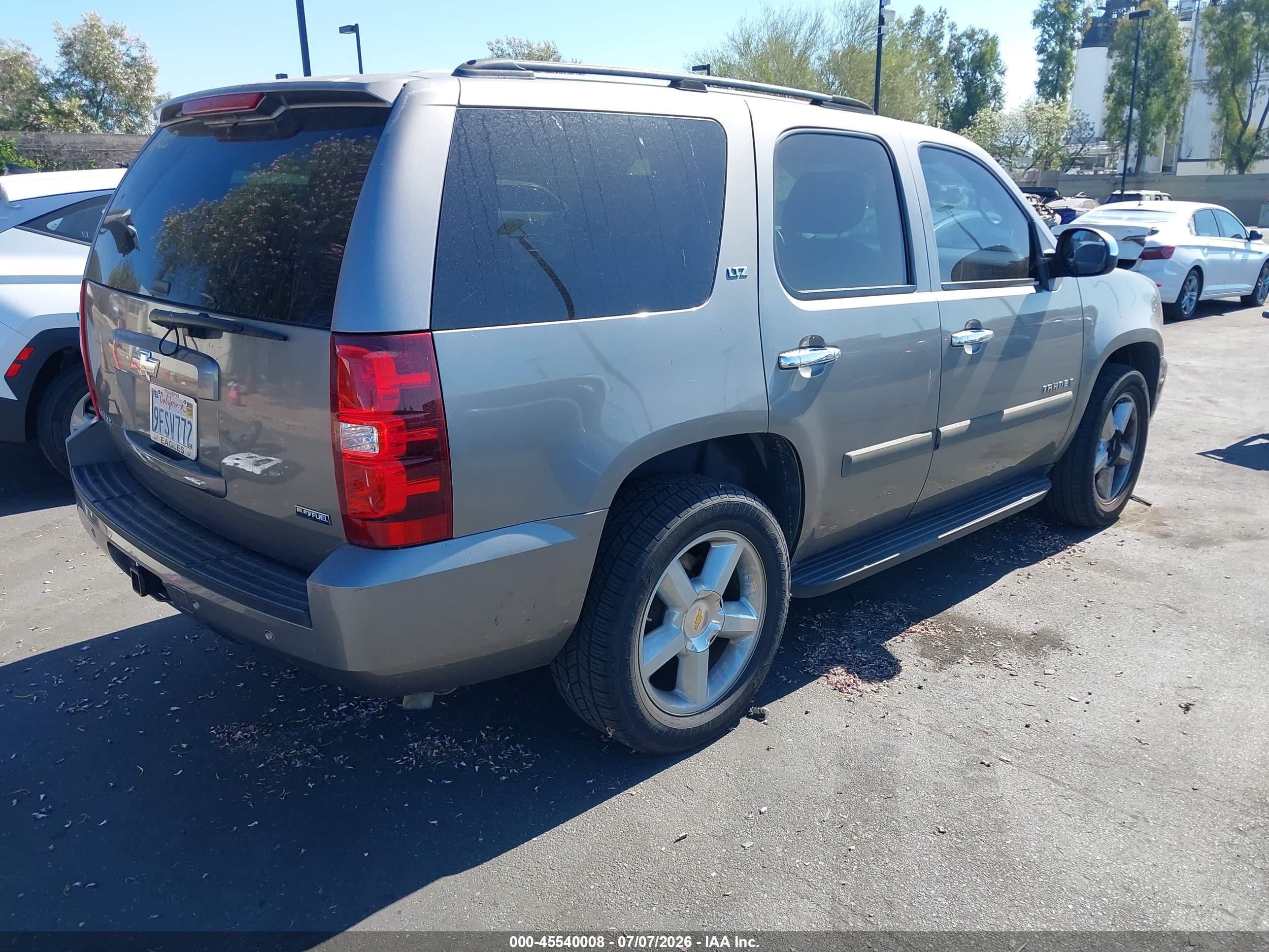 2007 Chevrolet Tahoe Ltz Gray vin: 1GNFC13037R334281