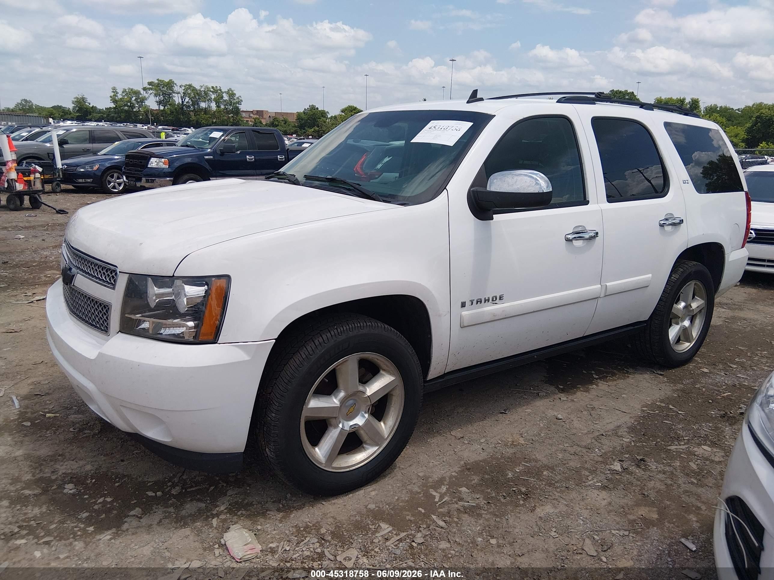 2007 Chevrolet Tahoe Ltz White vin: 1GNFC13037R392830