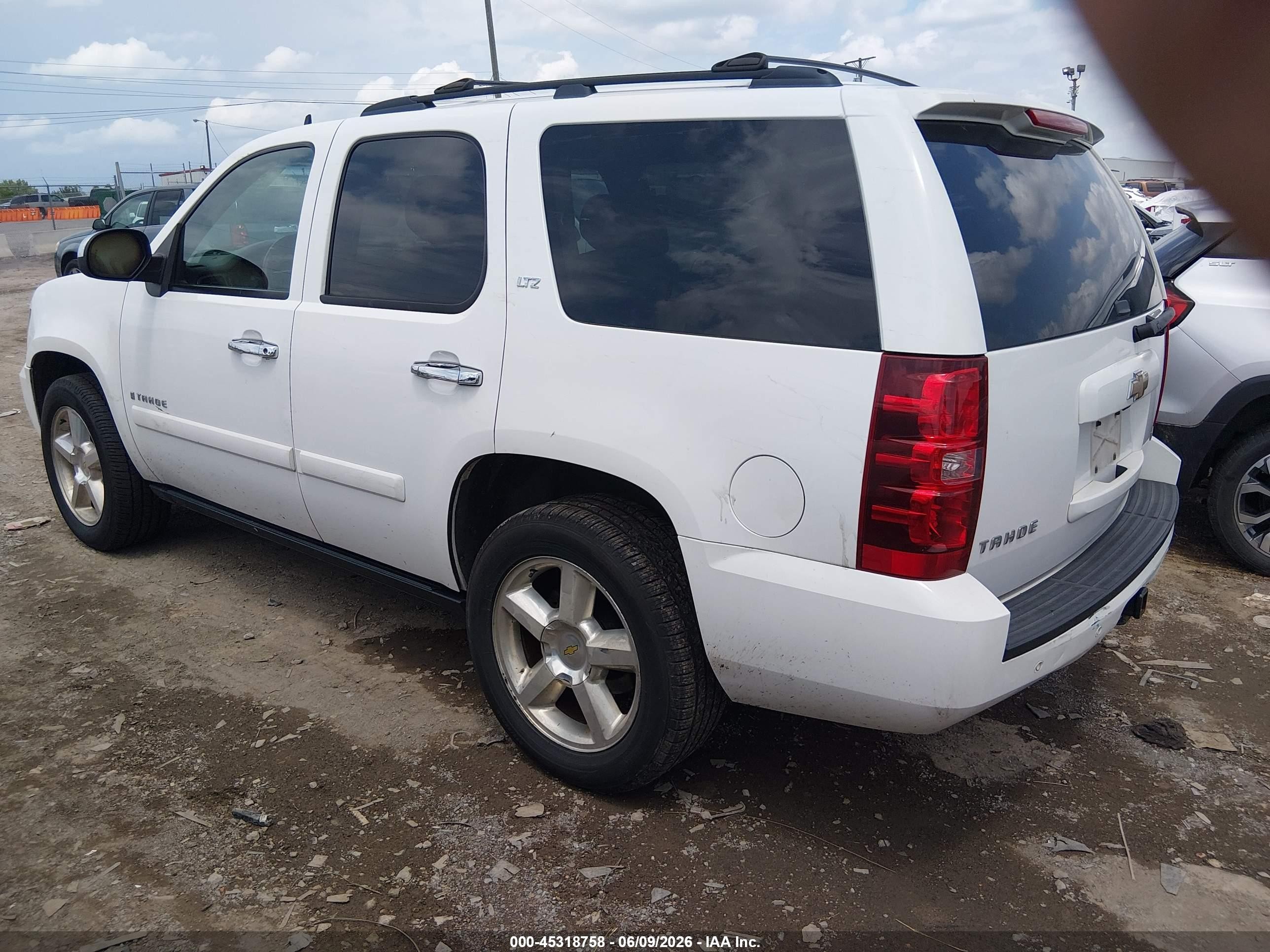 2007 Chevrolet Tahoe Ltz White vin: 1GNFC13037R392830