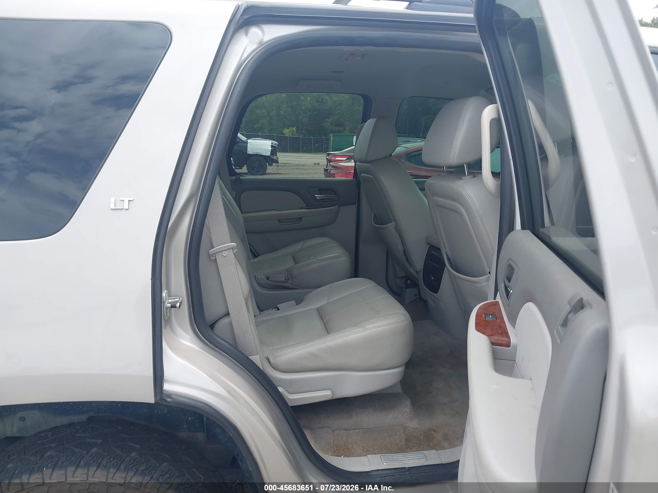2008 Chevrolet Tahoe Lt Желто-коричневый vin: 1GNFC13038J212438