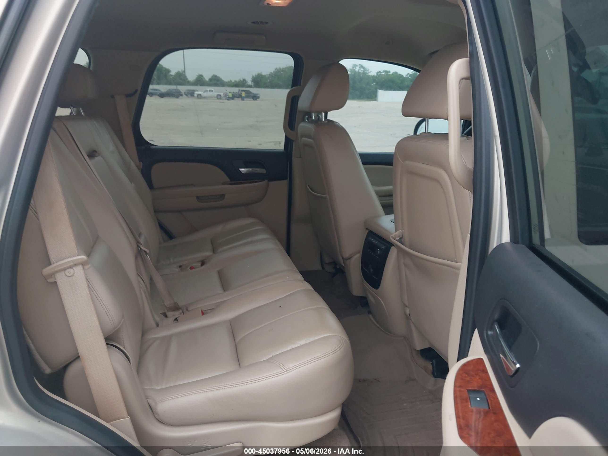 2008 Chevrolet Tahoe Ltz Золотой vin: 1GNFC13038R128282