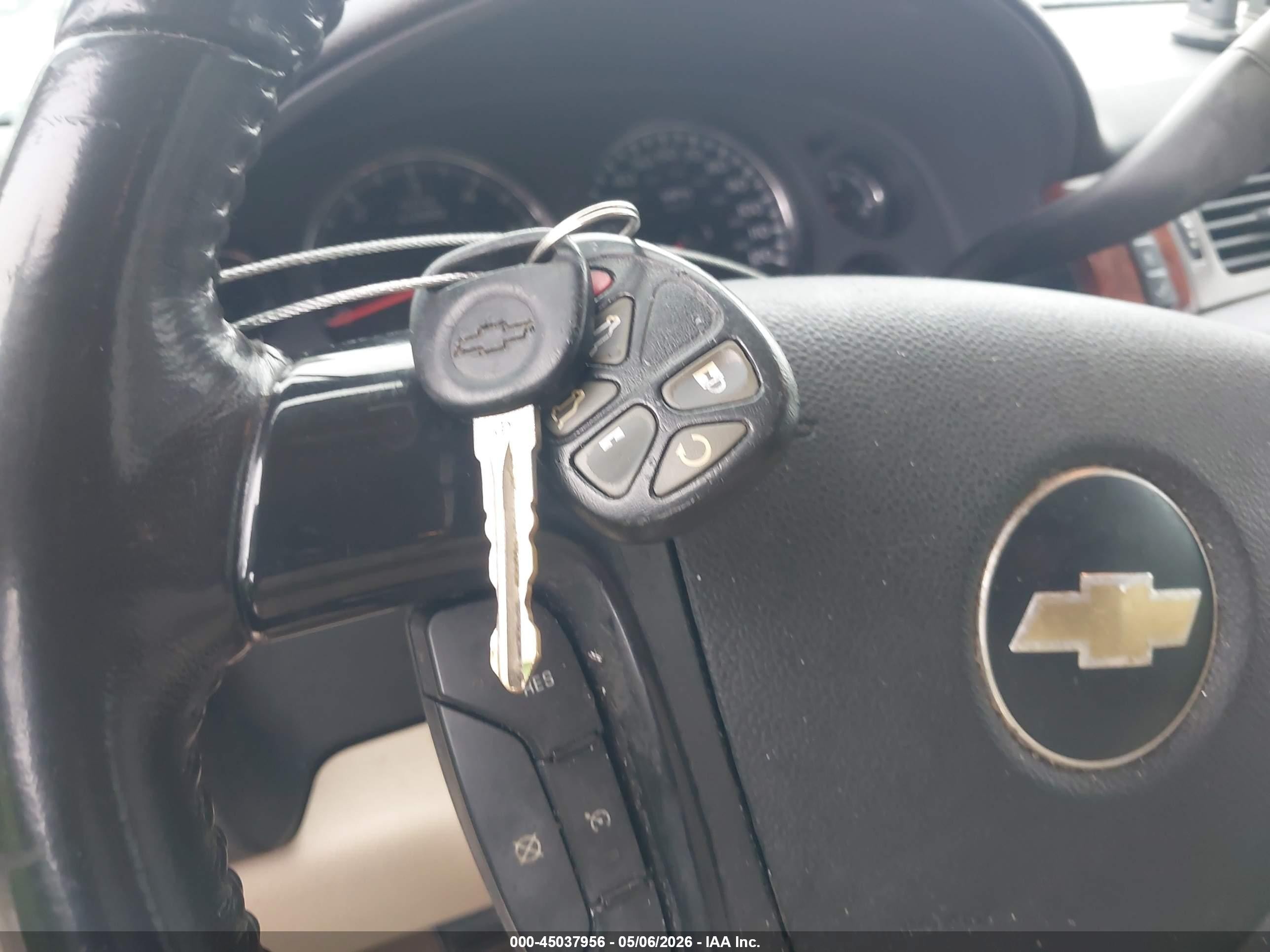 2008 Chevrolet Tahoe Ltz Золотой vin: 1GNFC13038R128282