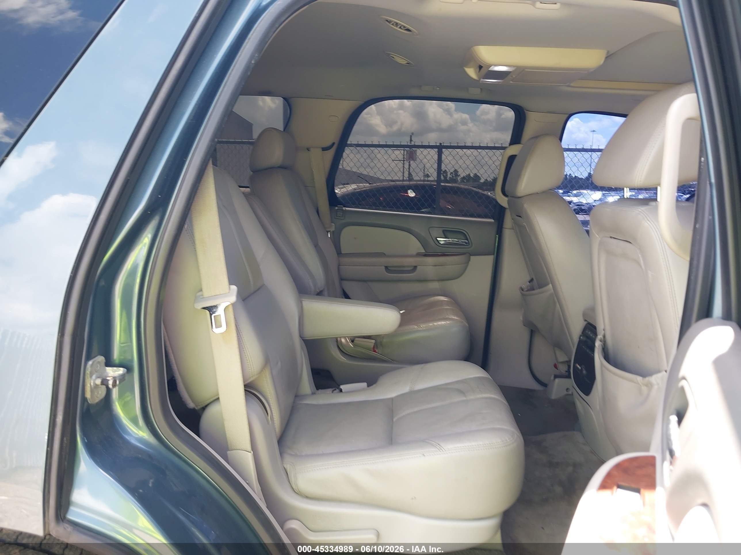 2008 Chevrolet Tahoe Ltz Blue vin: 1GNFC13038R151982