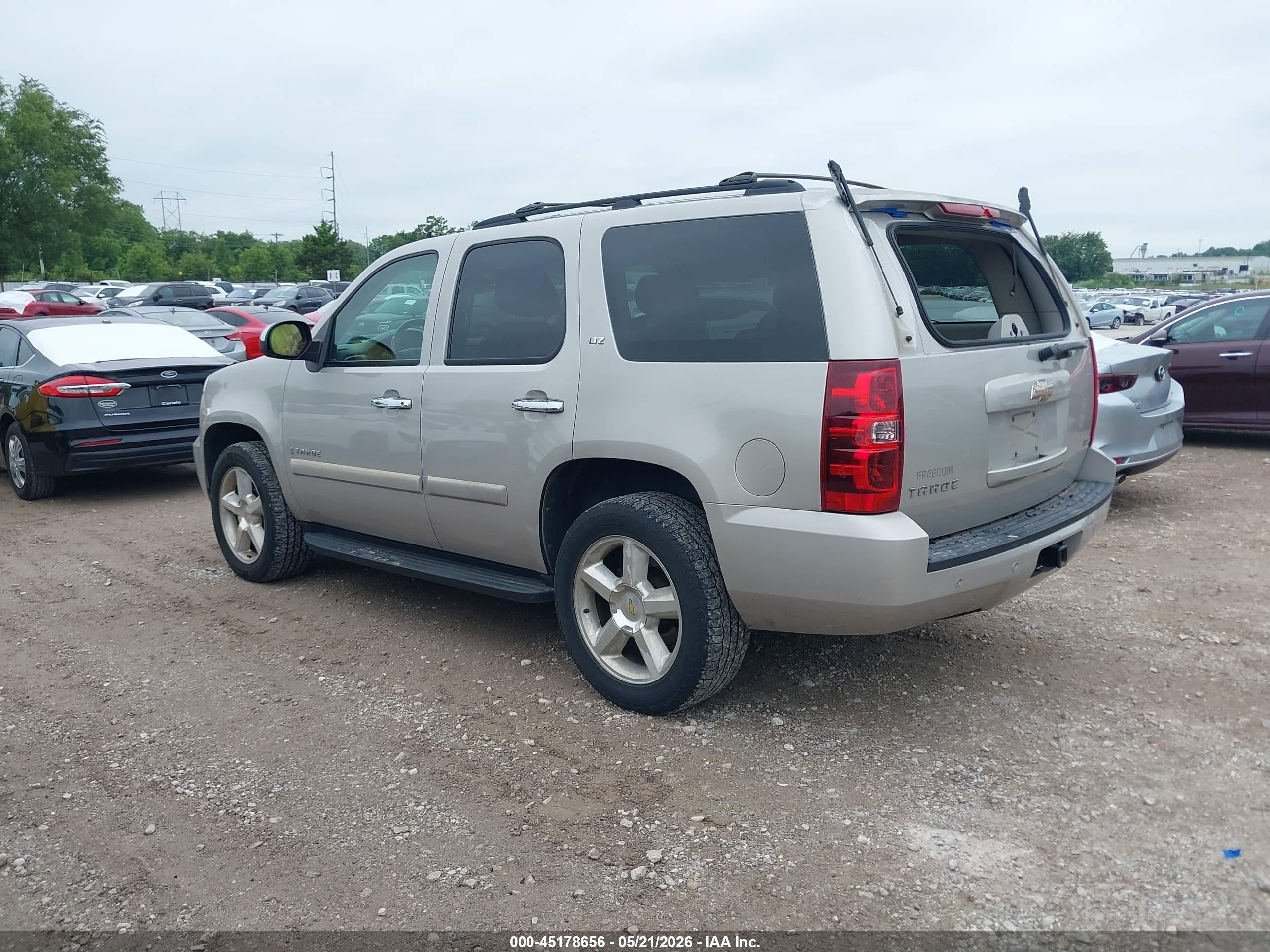 2008 Chevrolet Tahoe Ltz Silver vin: 1GNFC13038R239804