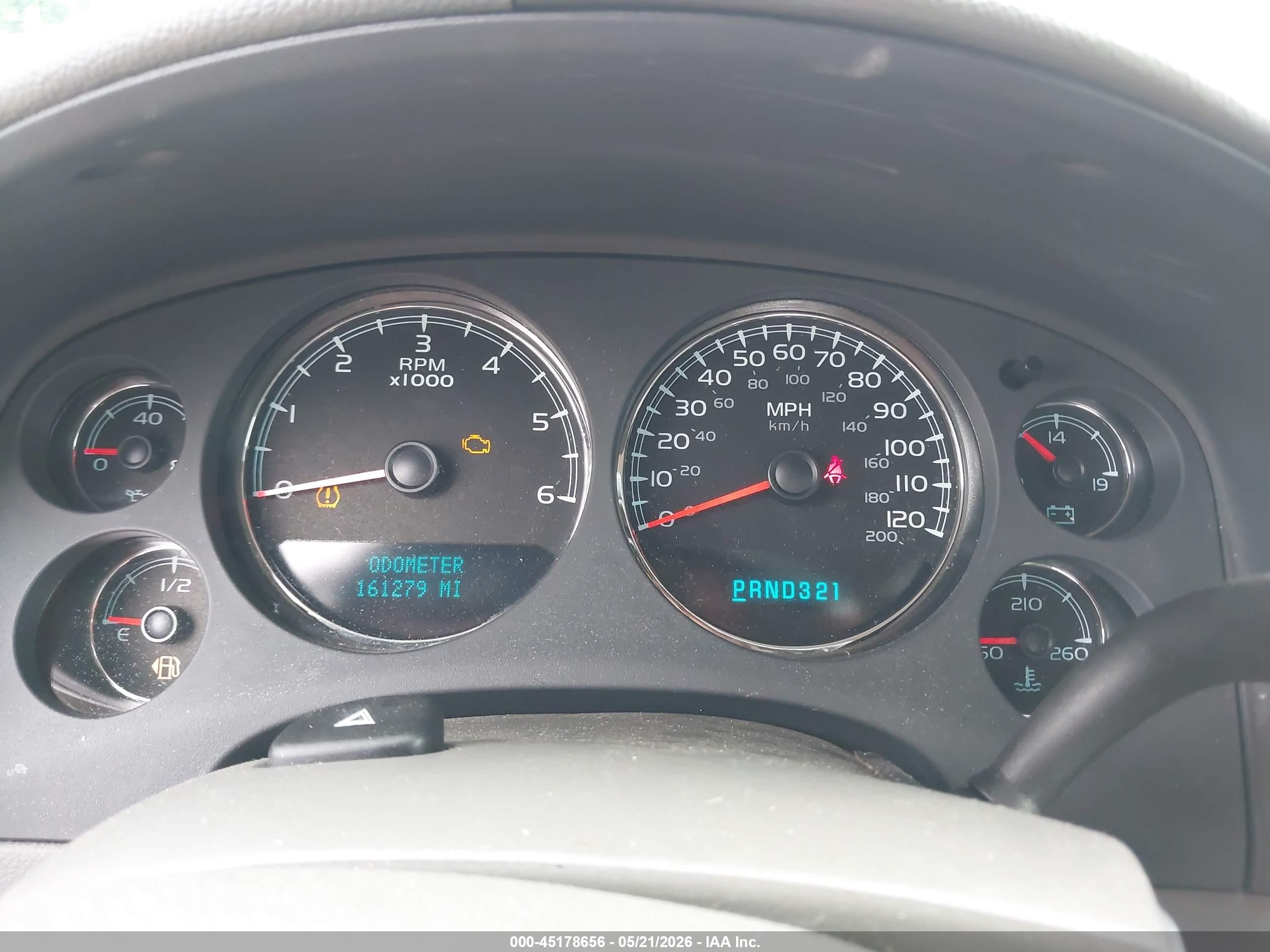 2008 Chevrolet Tahoe Ltz Silver vin: 1GNFC13038R239804