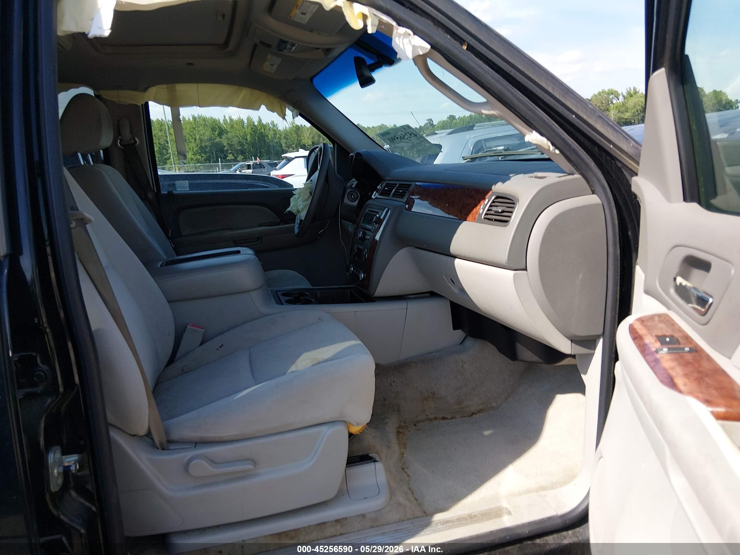 2007 Chevrolet Tahoe Lt Black vin: 1GNFC13057J340405