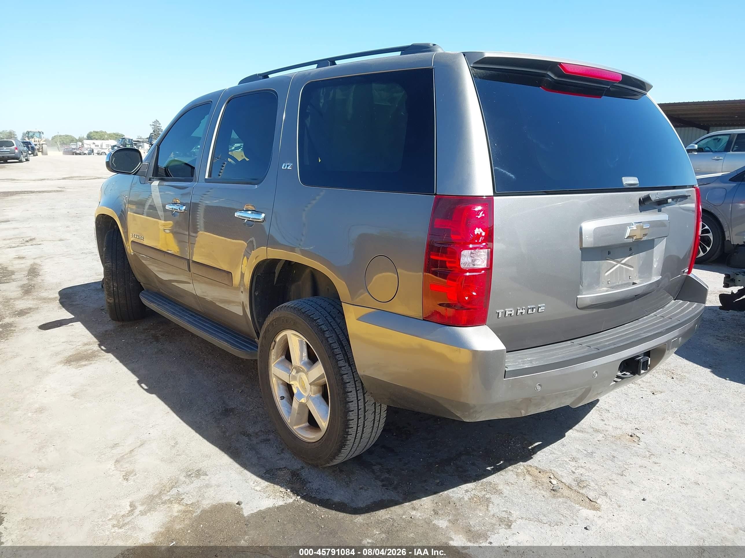 2007 Chevrolet Tahoe Ltz Beige vin: 1GNFC13057J393086
