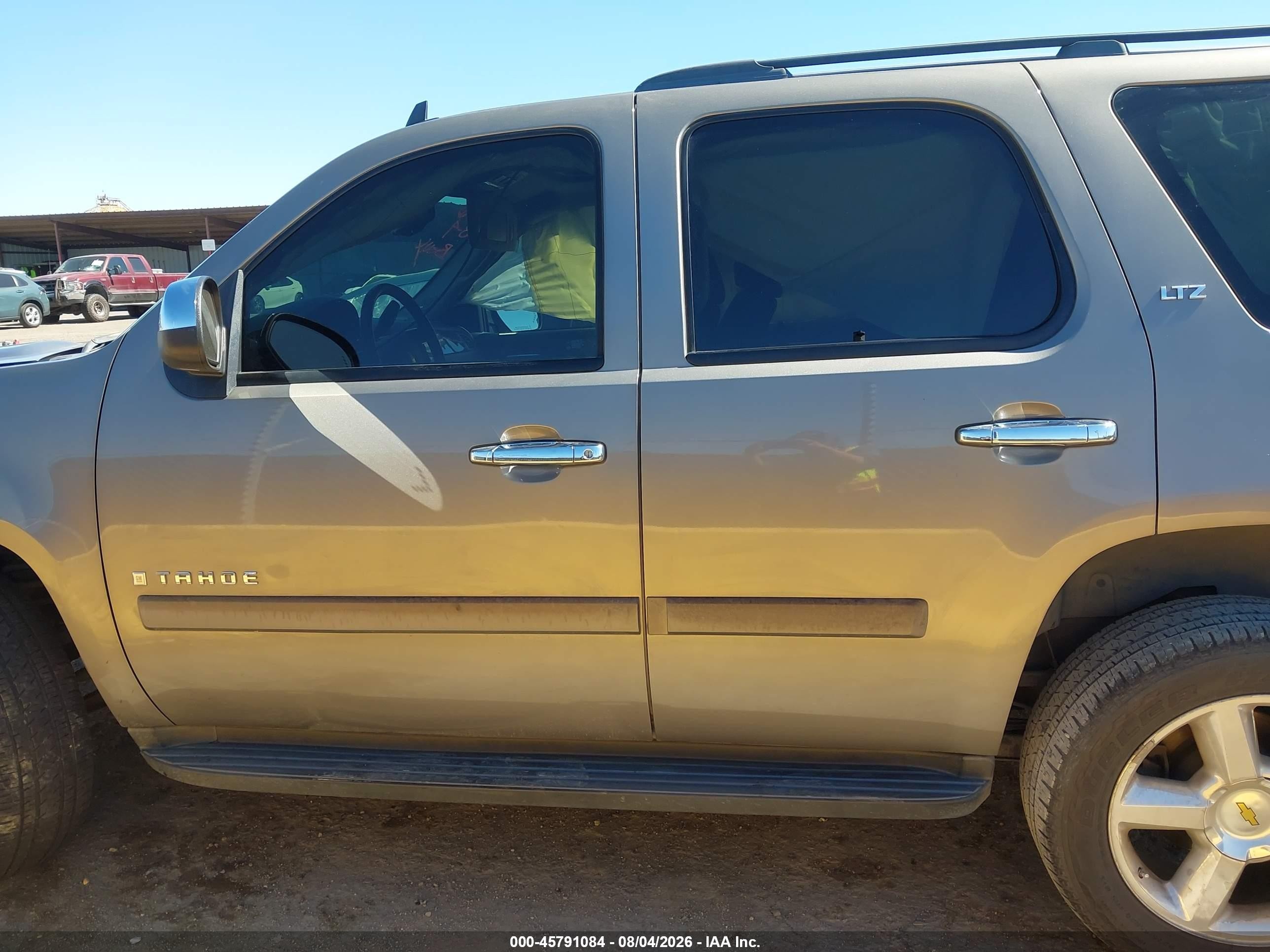 2007 Chevrolet Tahoe Ltz Beige vin: 1GNFC13057J393086
