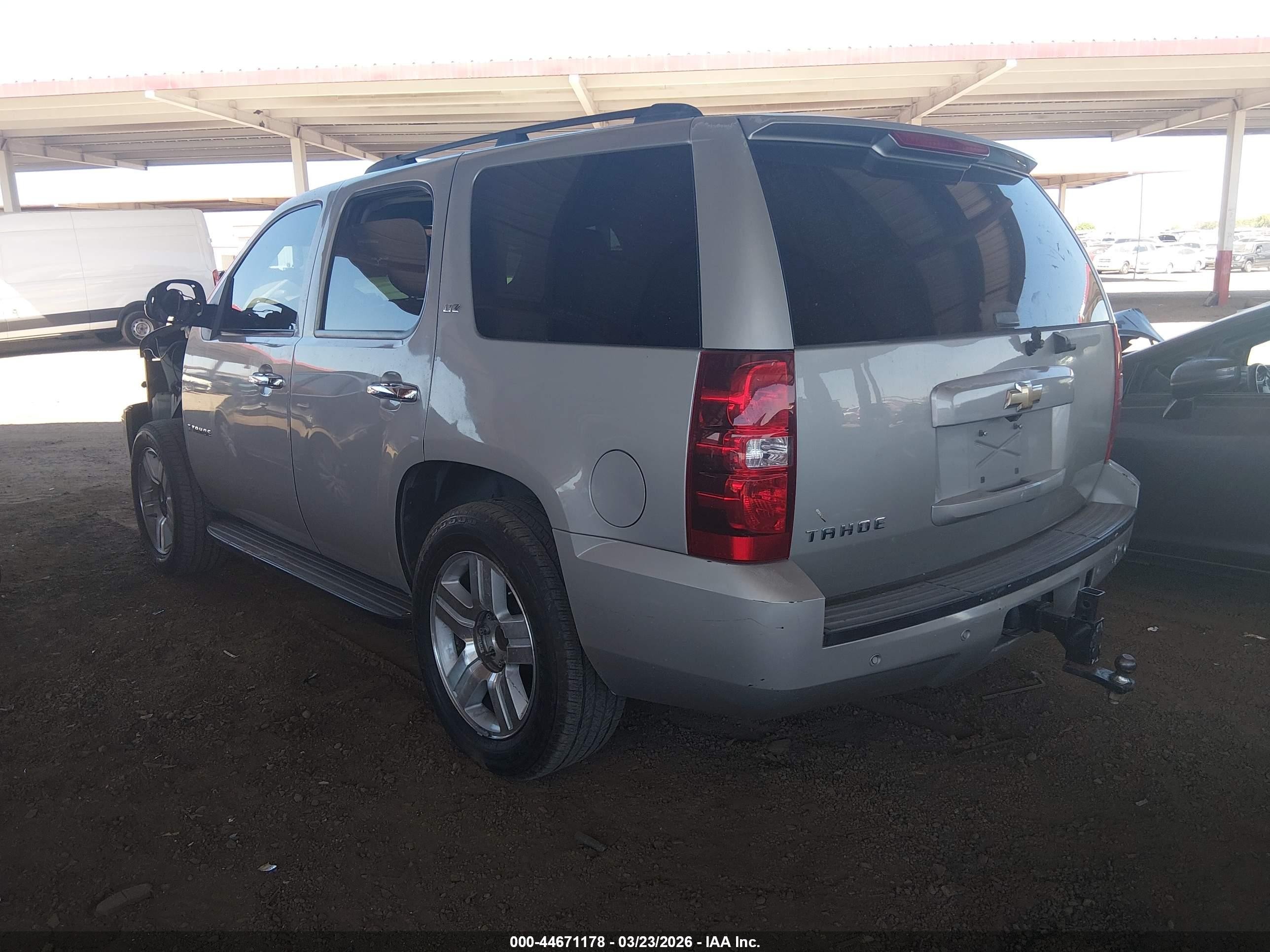 2008 Chevrolet Tahoe Ltz Silver vin: 1GNFC13058R121043