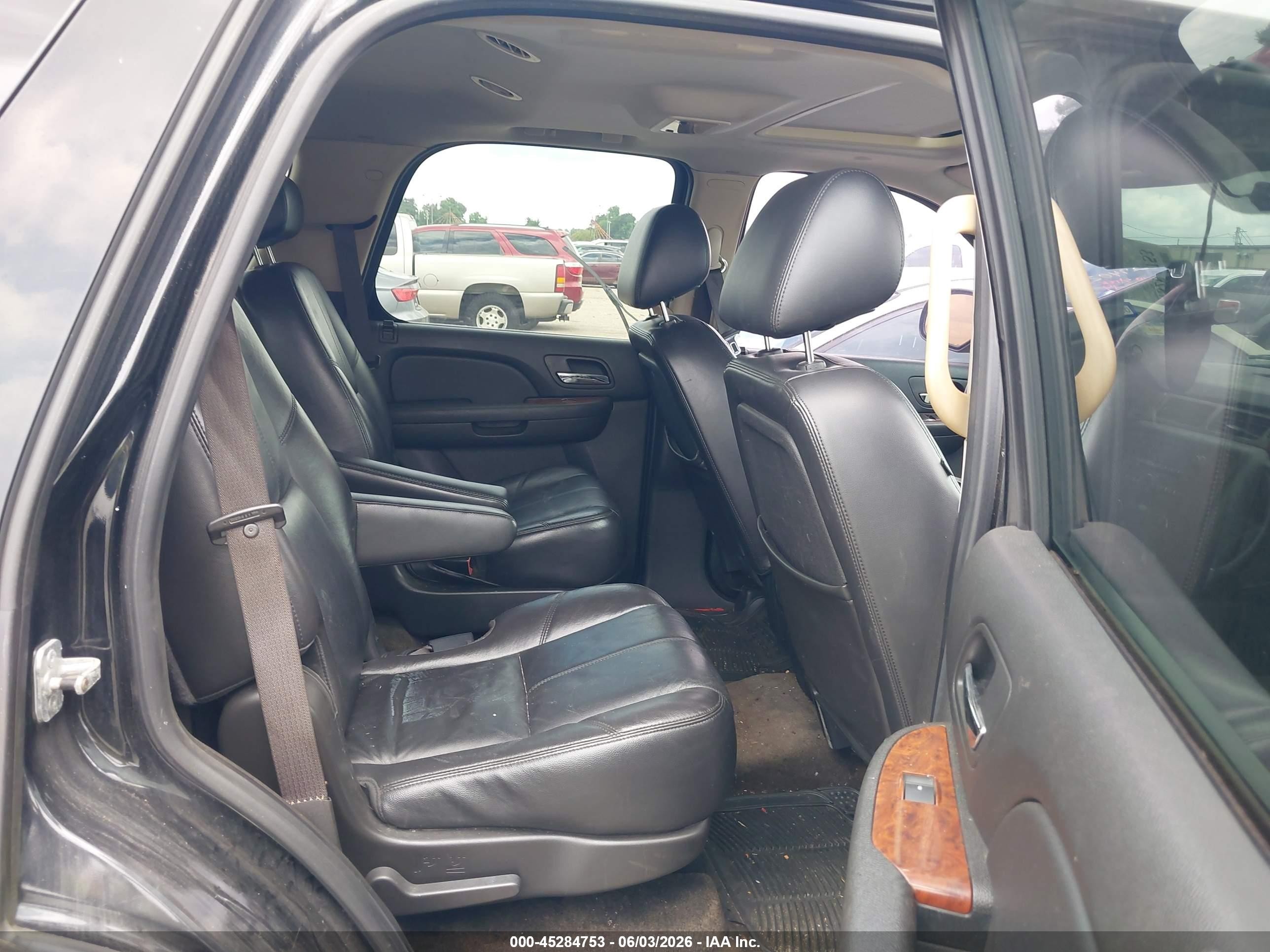 2008 Chevrolet Tahoe Lt Черный vin: 1GNFC13058R268169