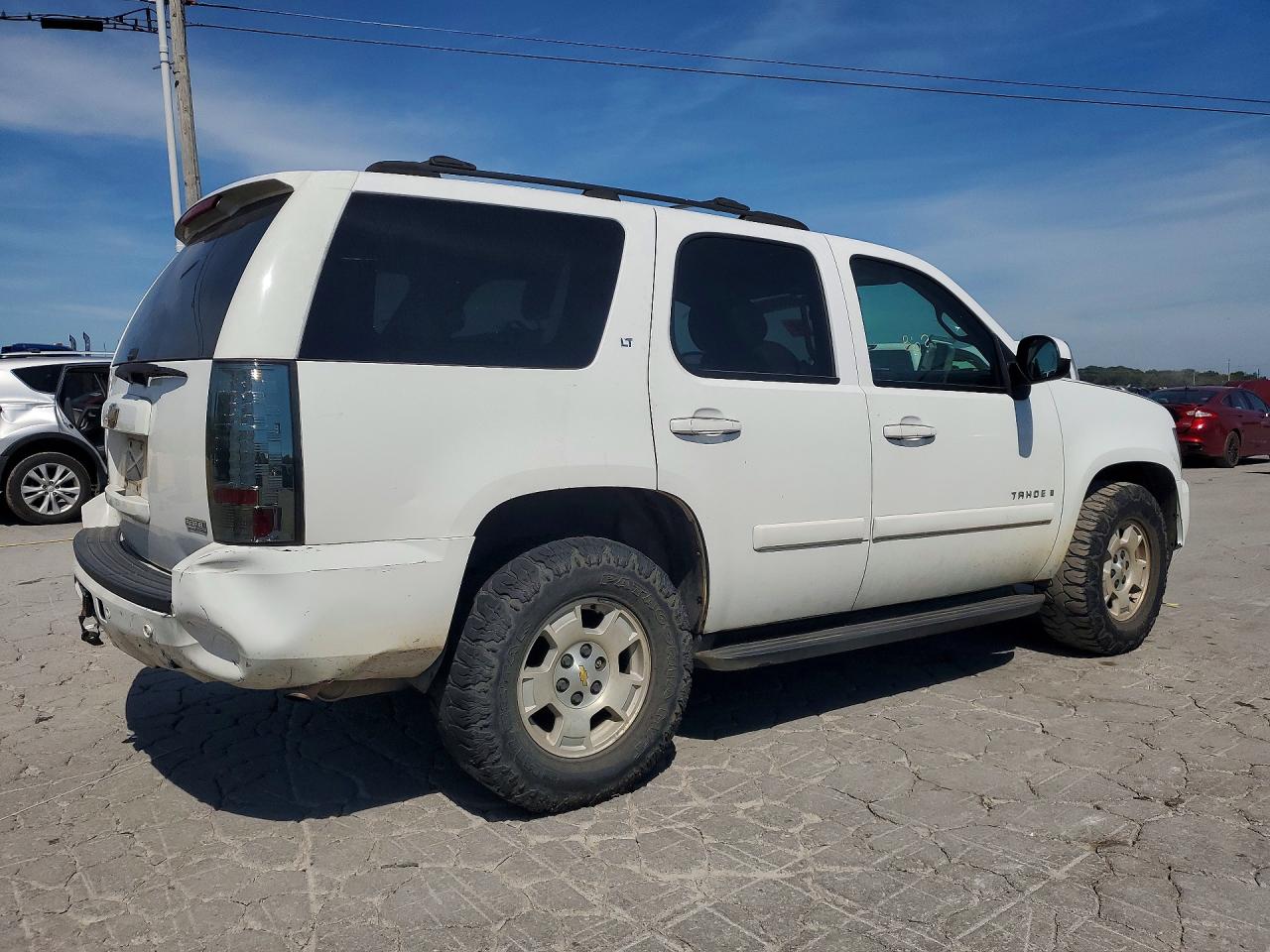 2007 Chevrolet Tahoe C1500 White vin: 1GNFC13067R272407