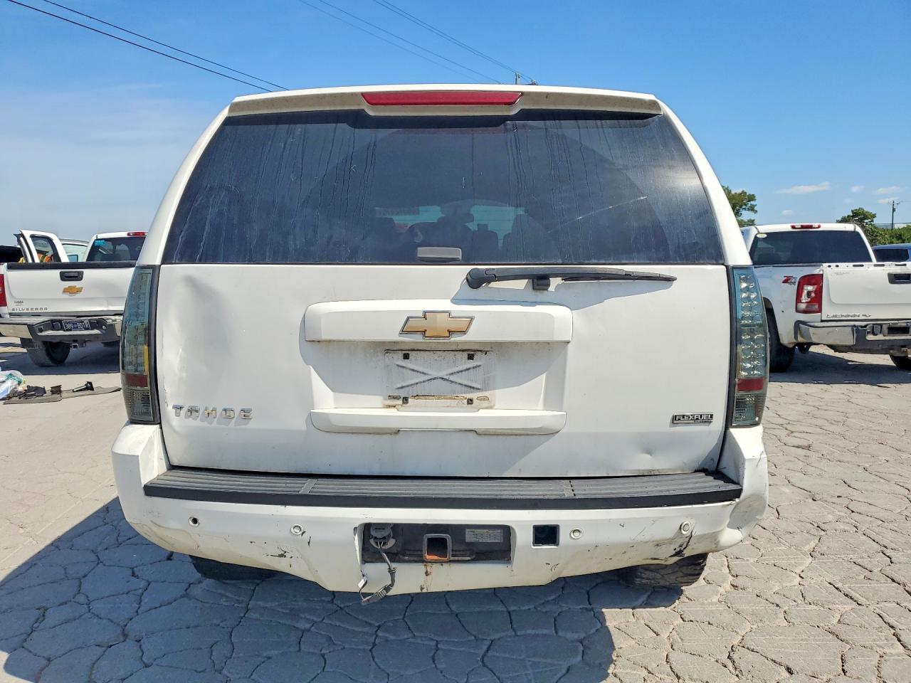2007 Chevrolet Tahoe C1500 White vin: 1GNFC13067R272407