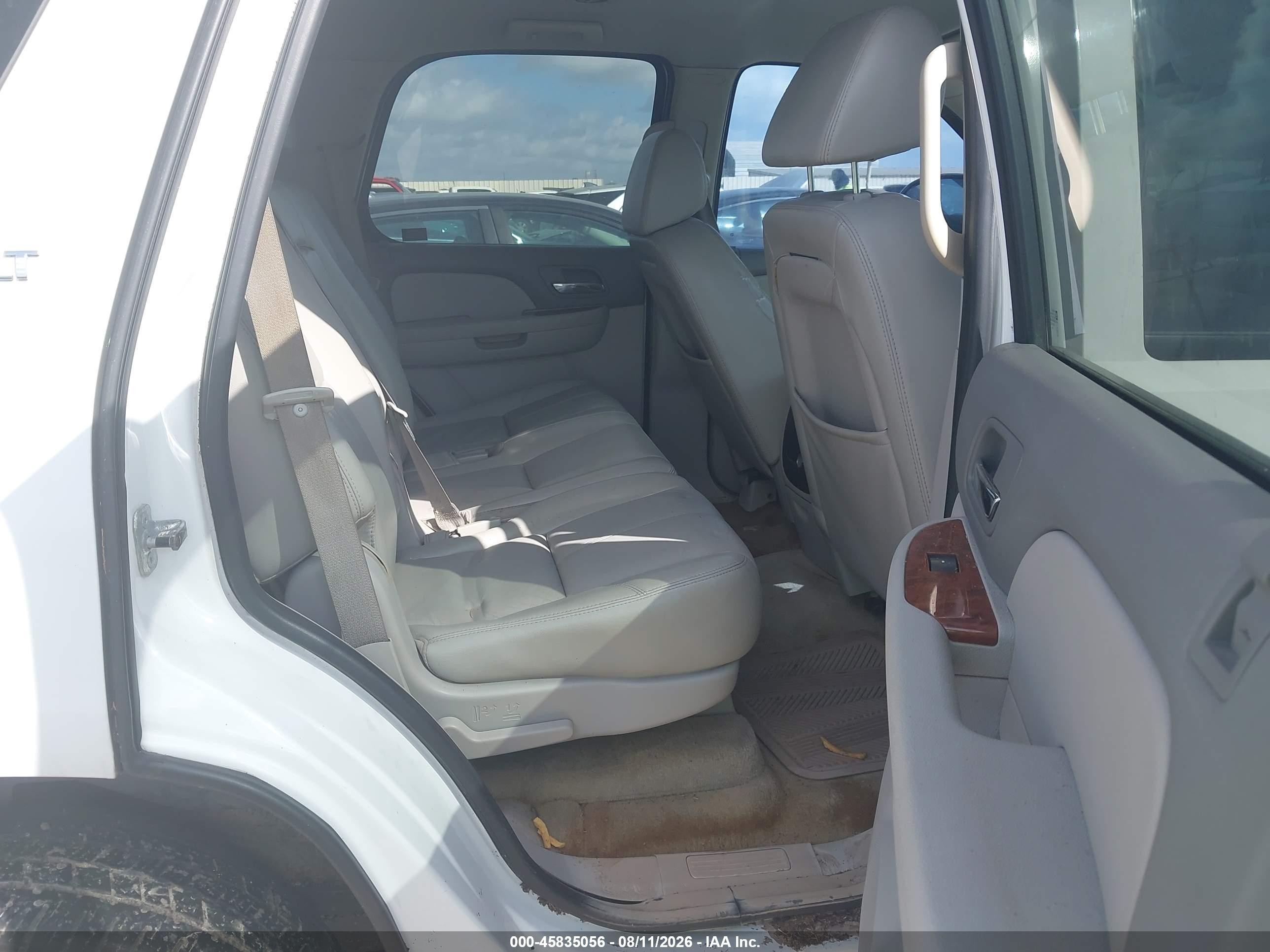 2007 Chevrolet Tahoe Lt Белый vin: 1GNFC13067R371602