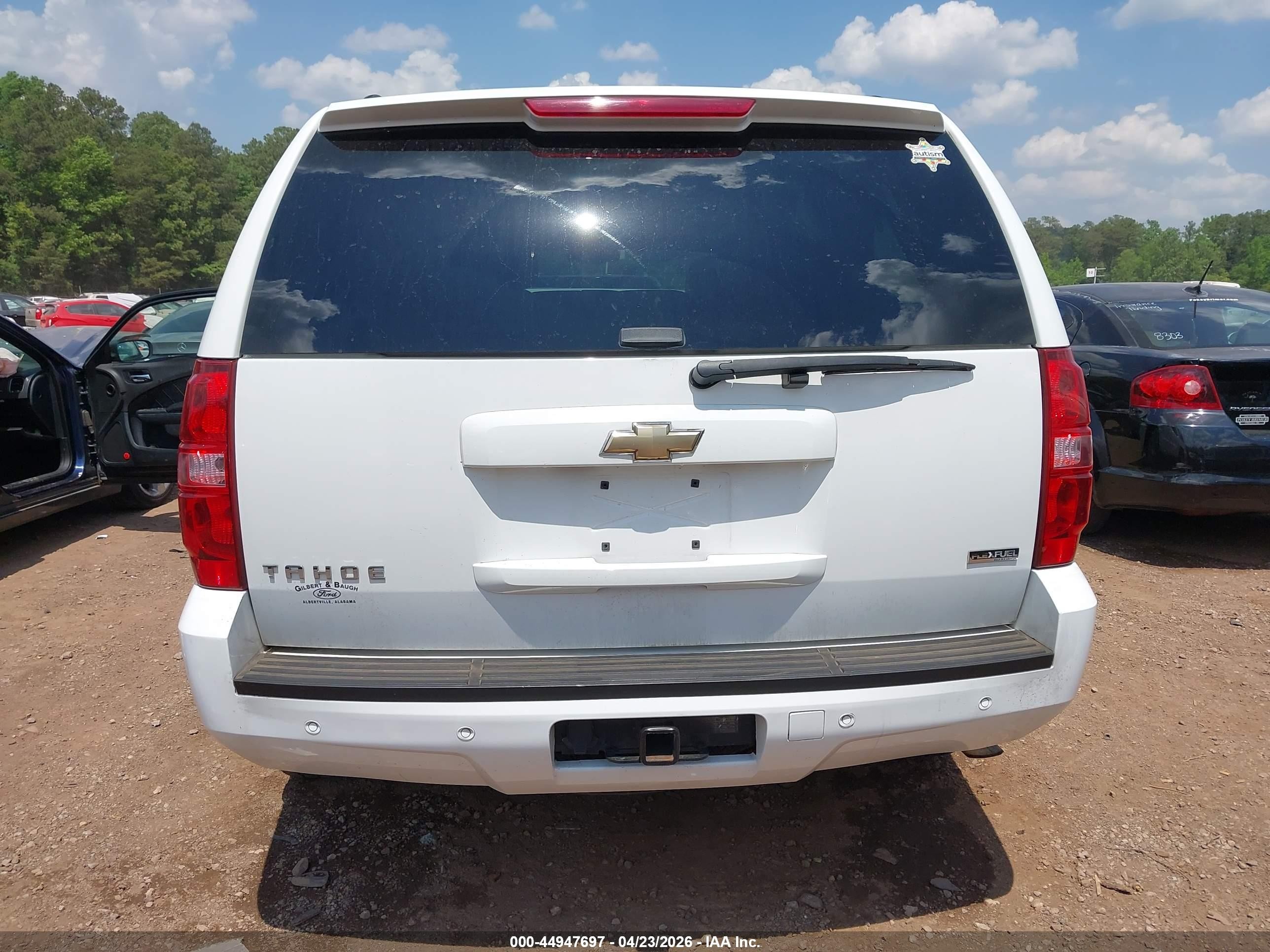 2007 Chevrolet Tahoe Ltz White vin: 1GNFC13067R405697