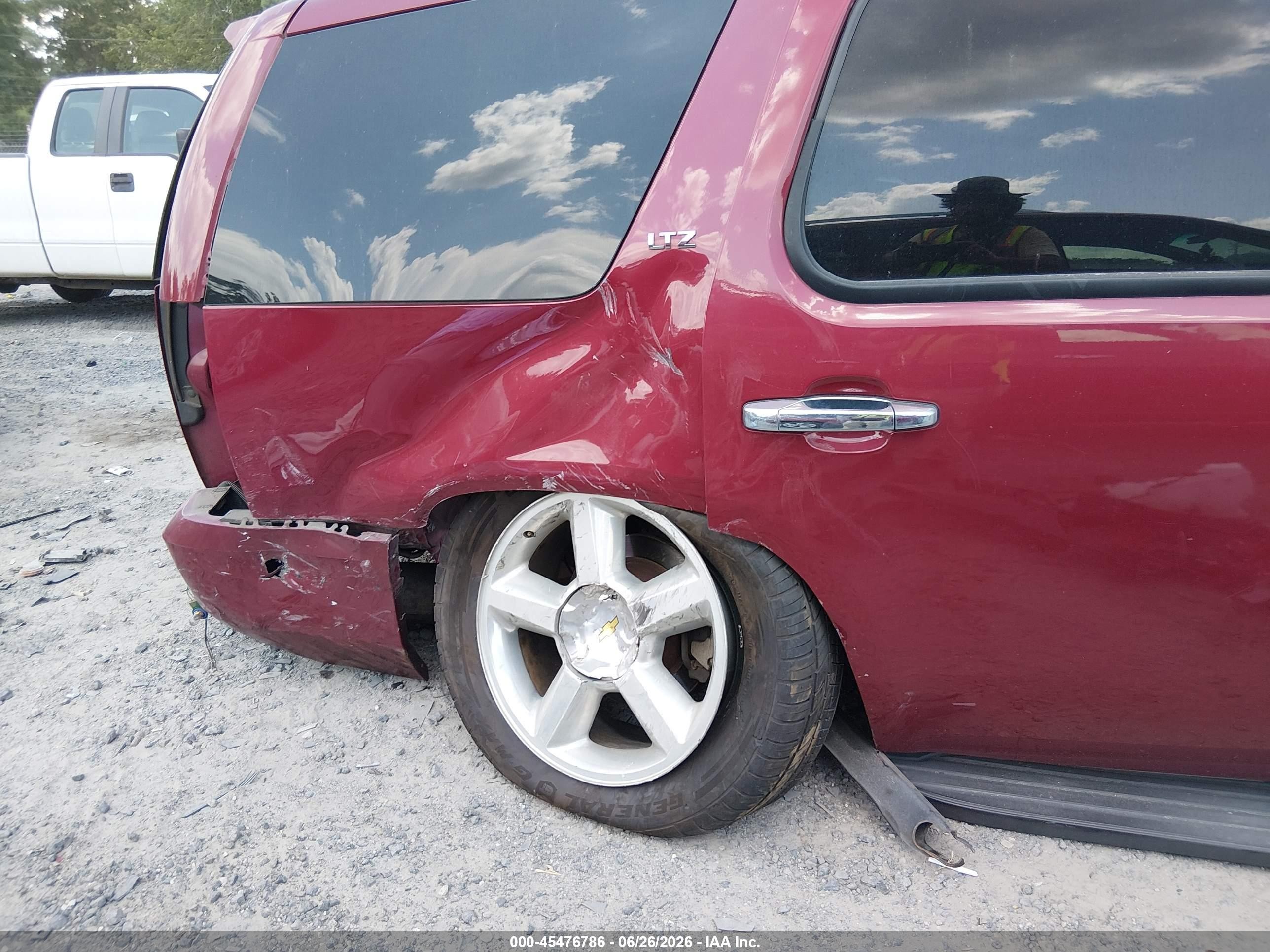 2007 Chevrolet Tahoe Ltz Red vin: 1GNFC13067R408115