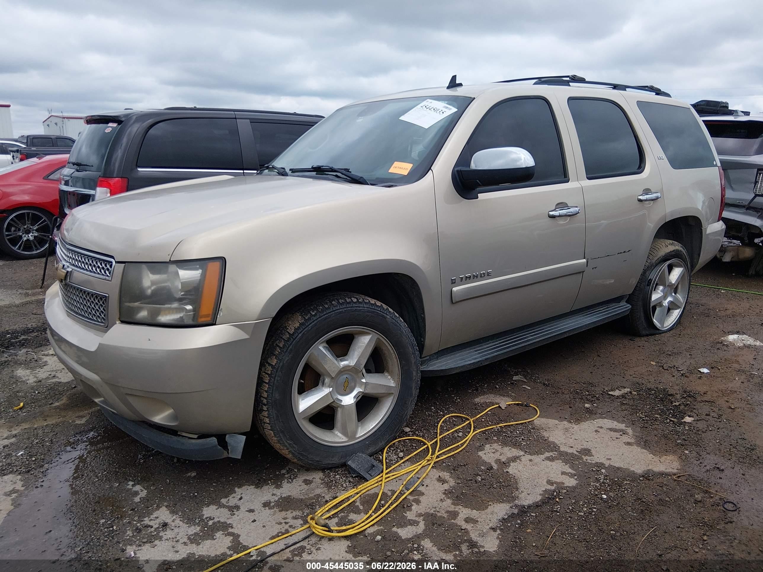 2008 Chevrolet Tahoe Ltz Золотой vin: 1GNFC13068R146355