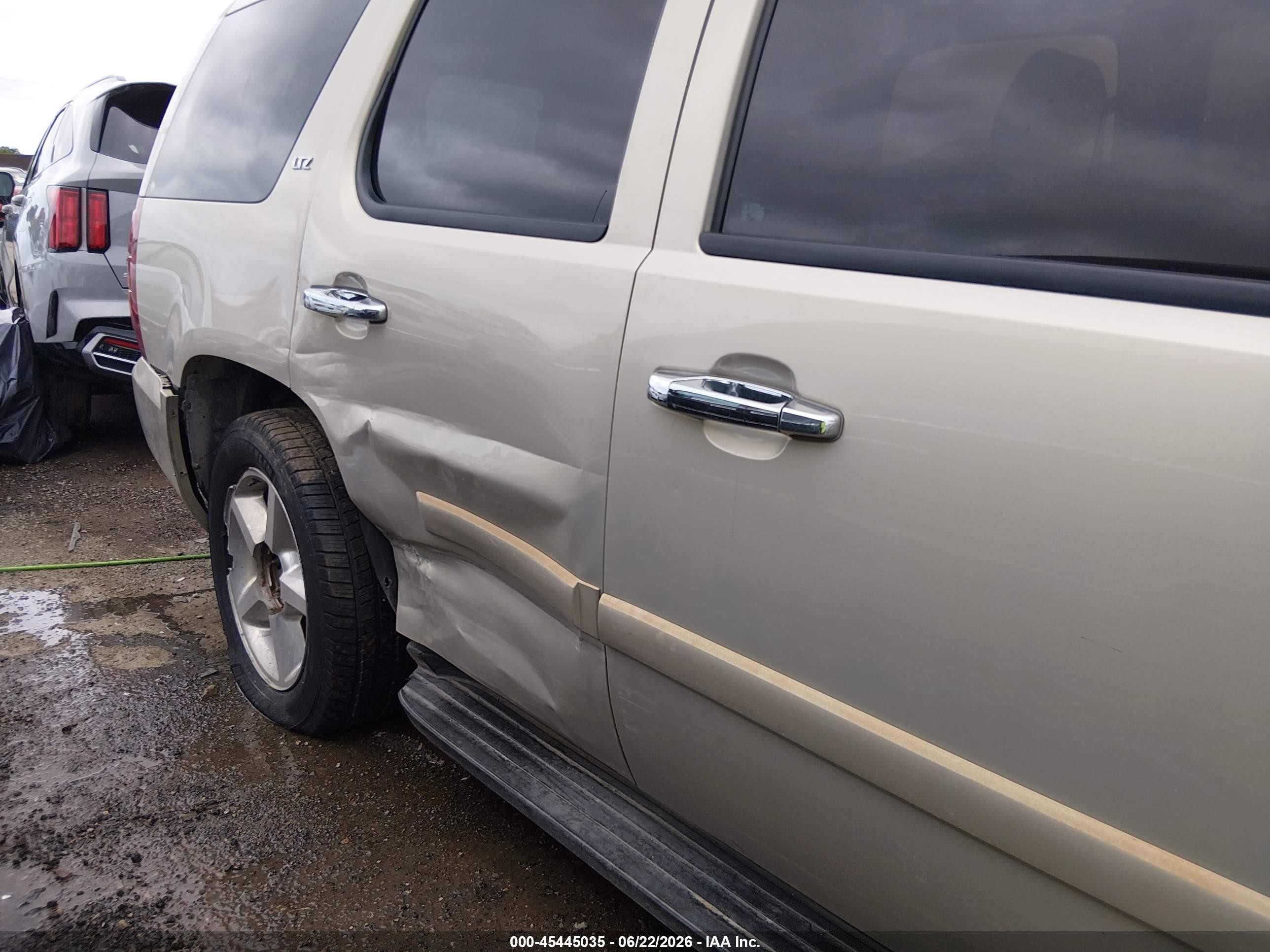 2008 Chevrolet Tahoe Ltz Золотой vin: 1GNFC13068R146355