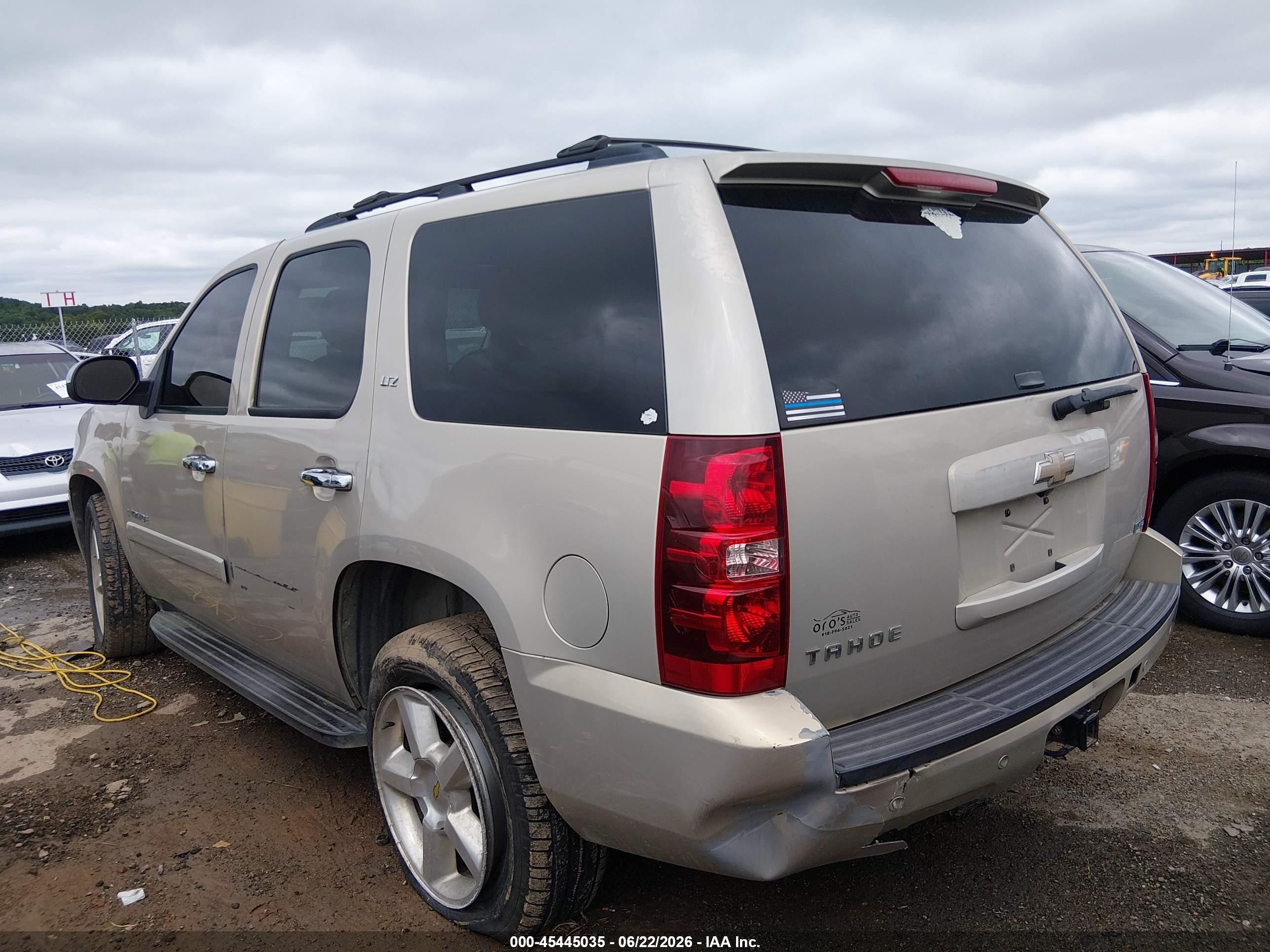 2008 Chevrolet Tahoe Ltz Золотой vin: 1GNFC13068R146355