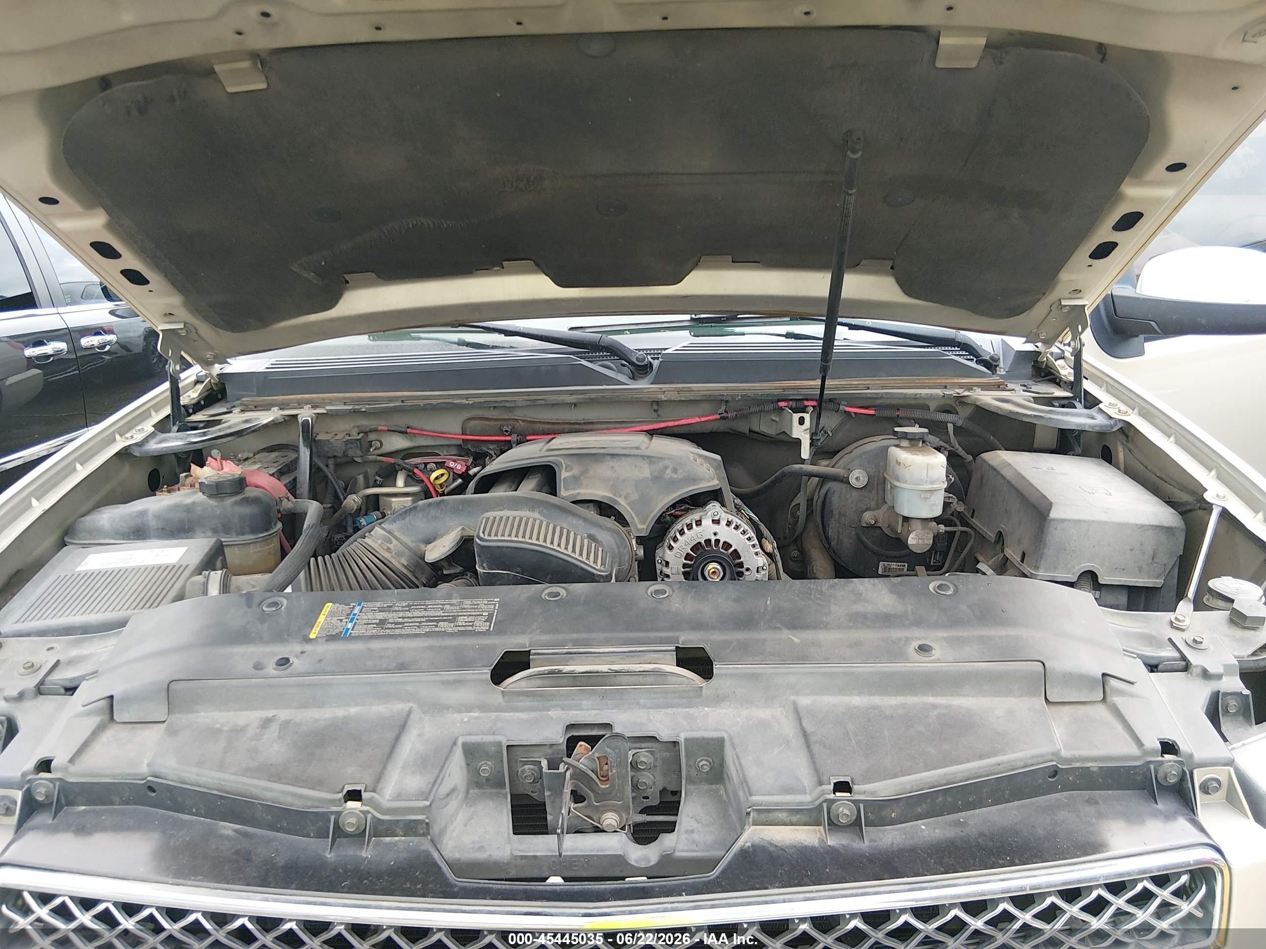 2008 Chevrolet Tahoe Ltz Золотой vin: 1GNFC13068R146355