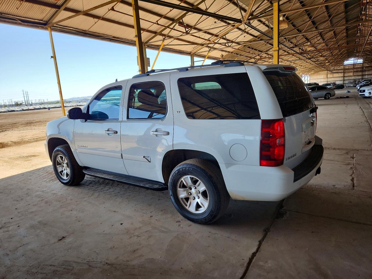 2007 Chevrolet Tahoe C1500 White vin: 1GNFC13077J392604