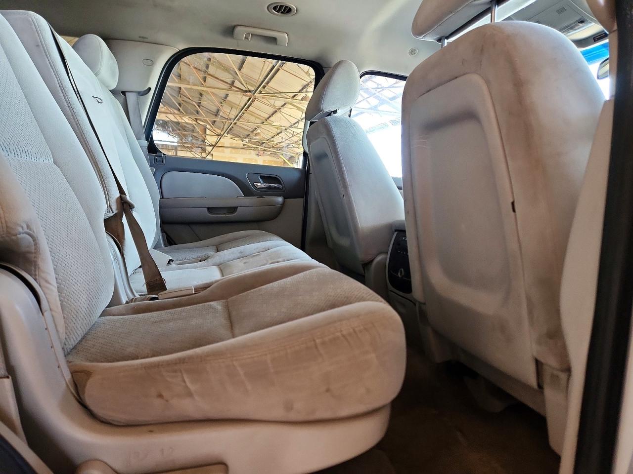 2007 Chevrolet Tahoe C1500 White vin: 1GNFC13077J392604