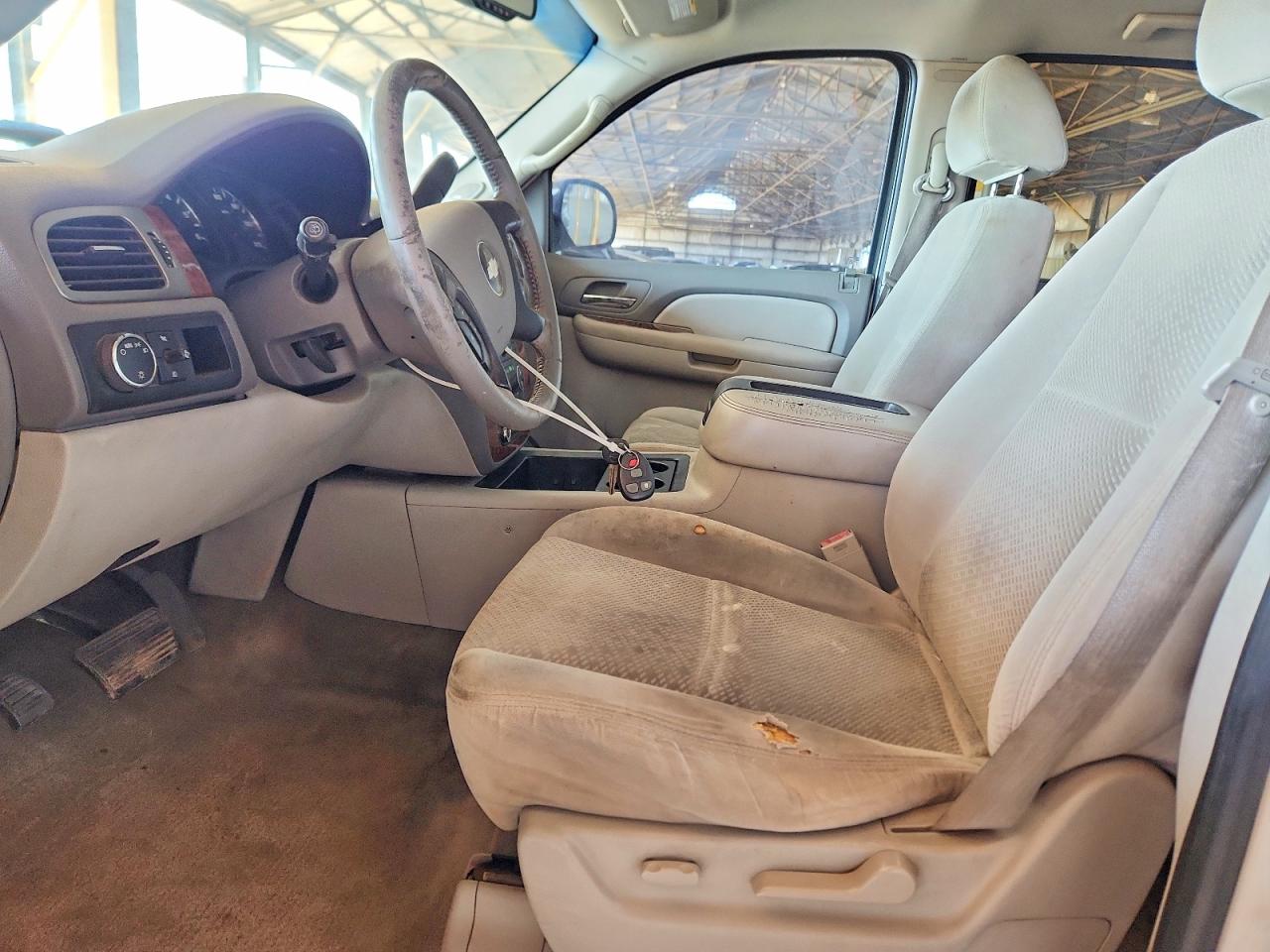 2007 Chevrolet Tahoe C1500 White vin: 1GNFC13077J392604