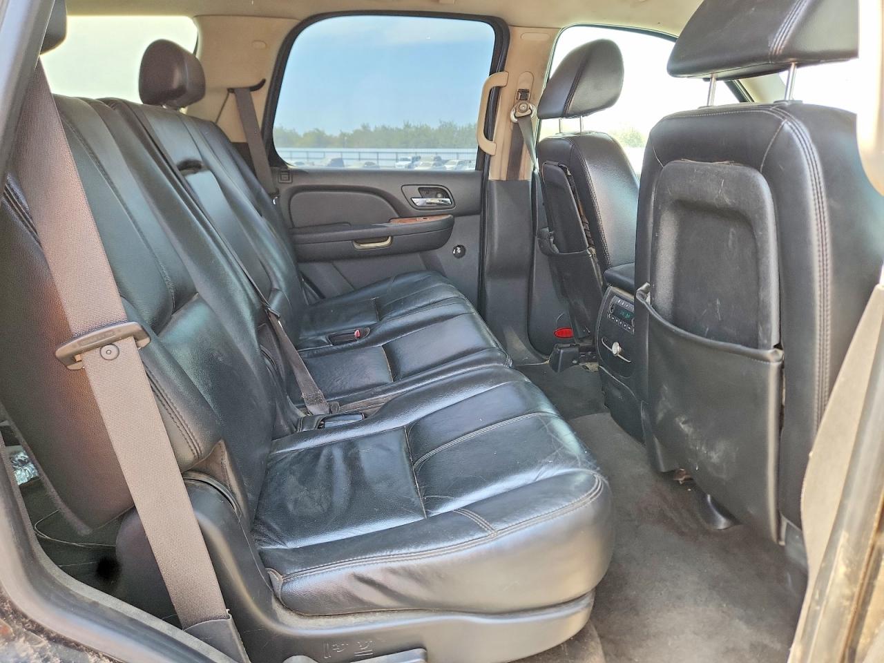 2007 Chevrolet Tahoe C1500 Black vin: 1GNFC13077R382477