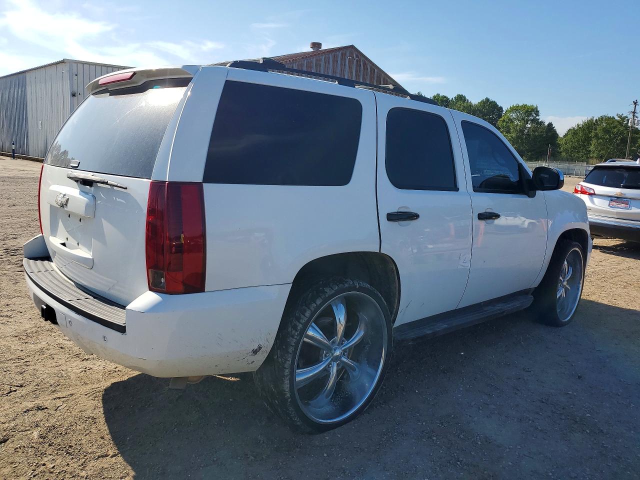 2008 Chevrolet Tahoe C1500 White vin: 1GNFC13078R131136