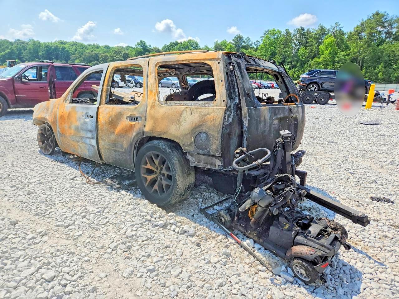 2008 Chevrolet Tahoe C1500 Burn vin: 1GNFC13078R189246