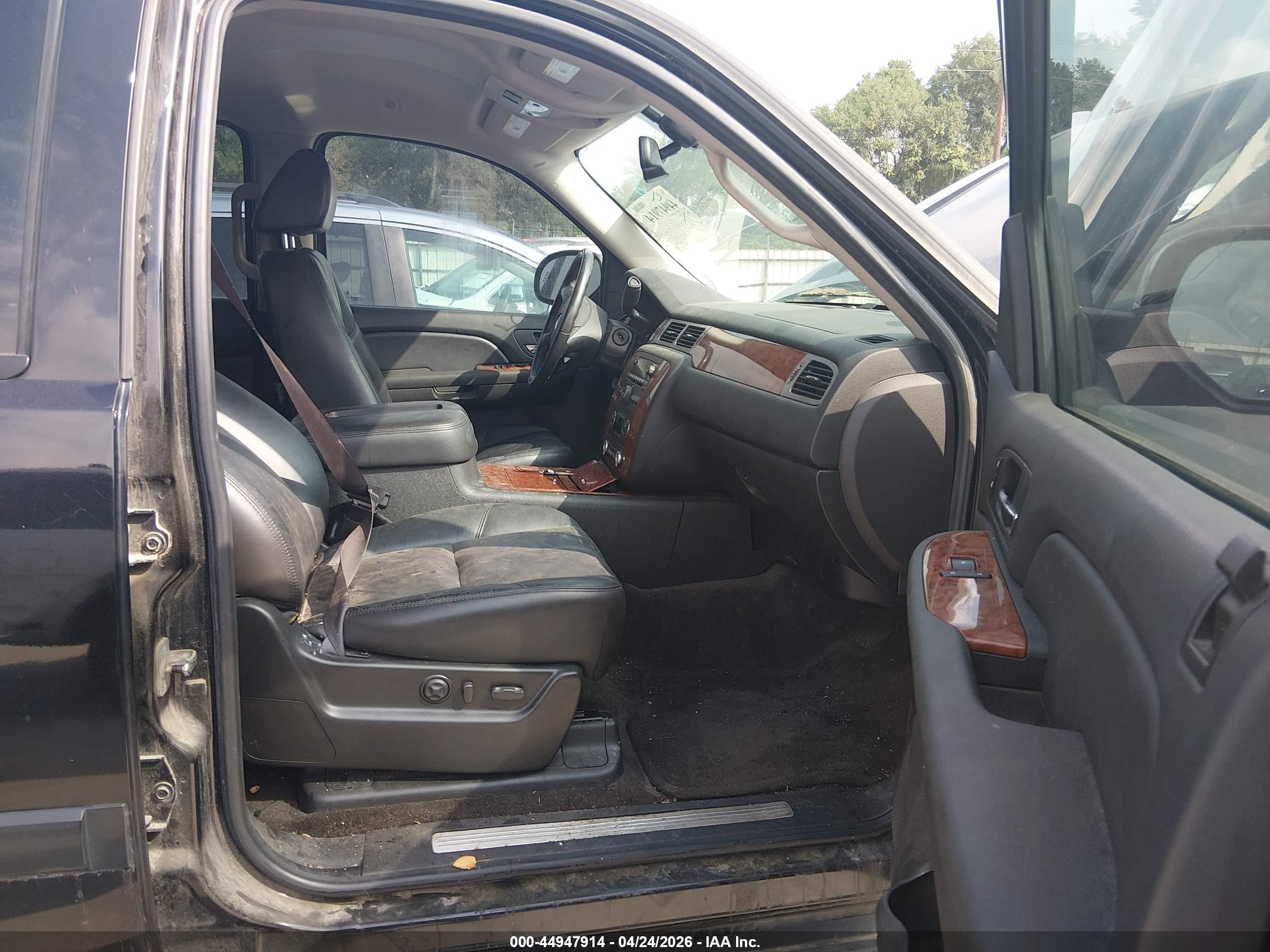 2008 Chevrolet Tahoe Ltz Черный vin: 1GNFC13078R219345