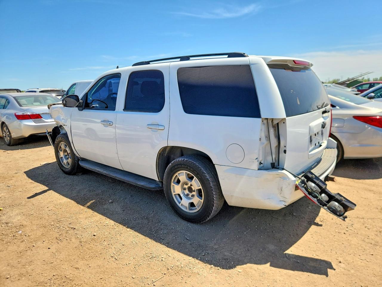 2007 Chevrolet Tahoe C1500 White vin: 1GNFC13087R101769