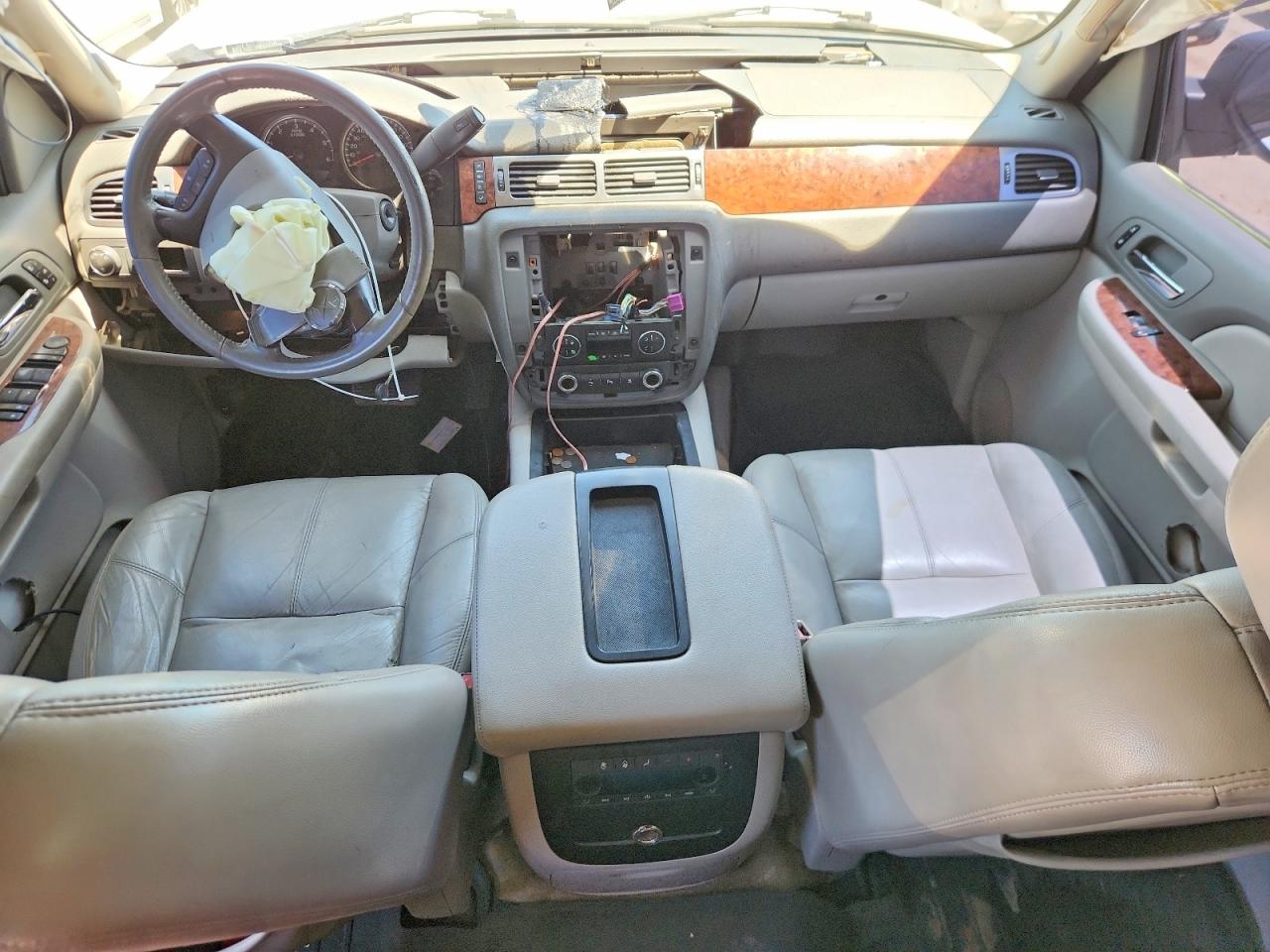 2007 Chevrolet Tahoe C1500 White vin: 1GNFC13087R101769