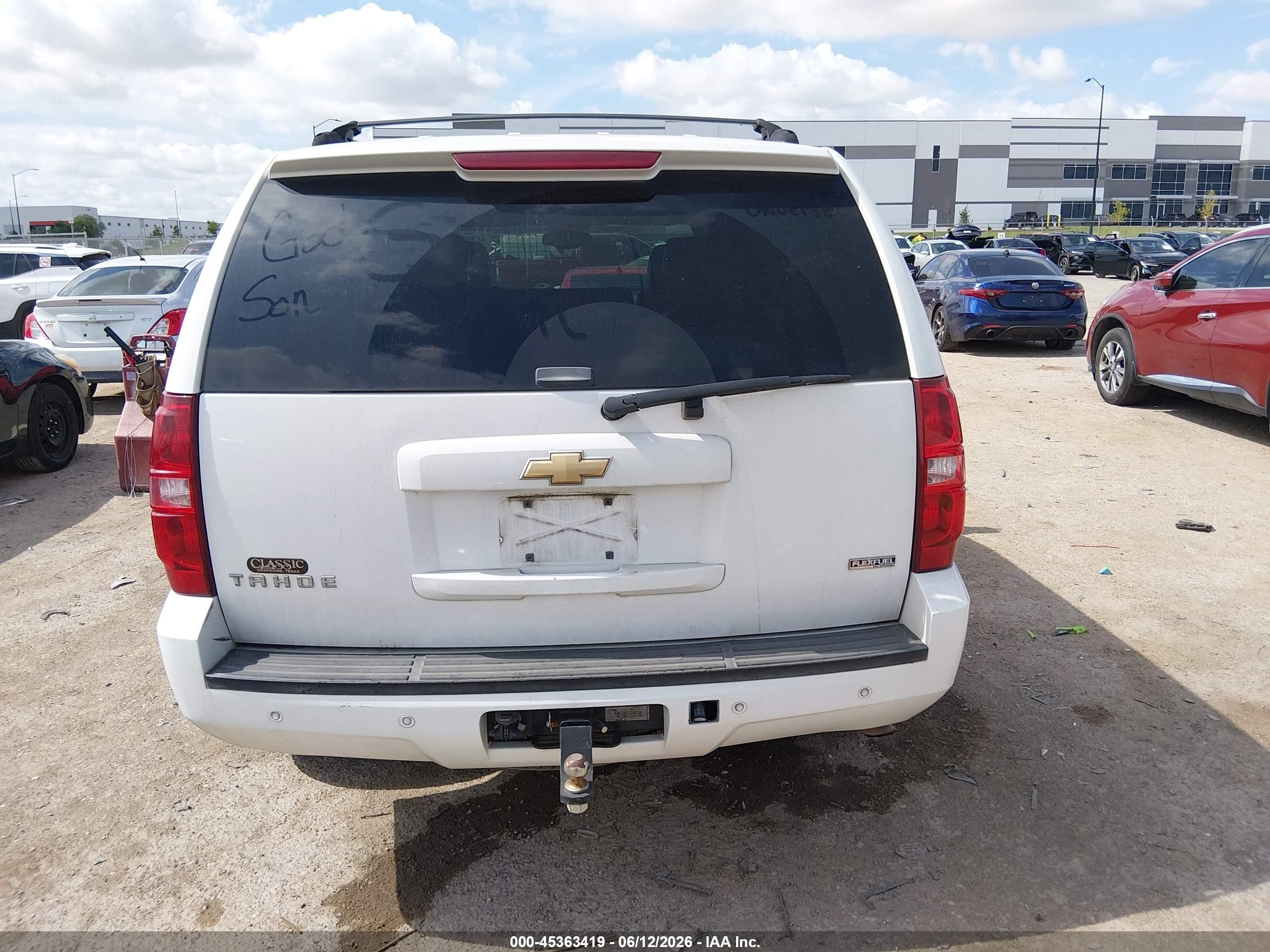 2007 Chevrolet Tahoe Lt White vin: 1GNFC13087R286177