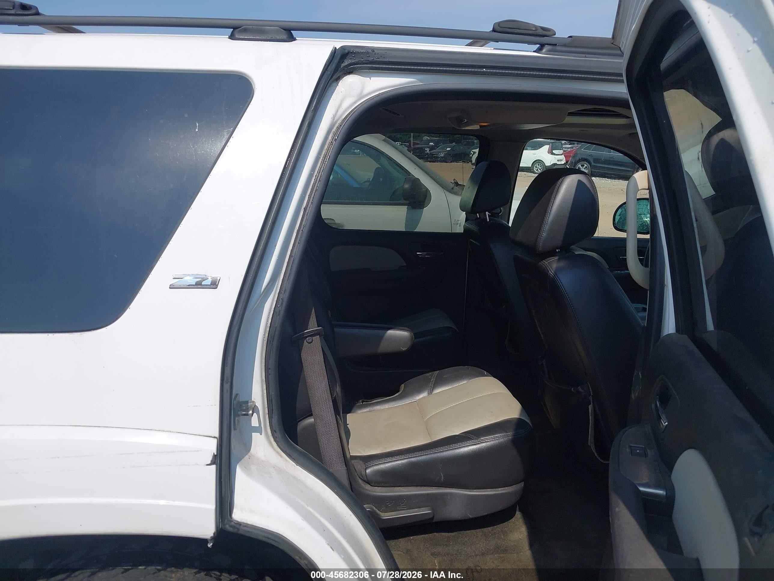 2007 Chevrolet Tahoe Lt Белый vin: 1GNFC13087R303401