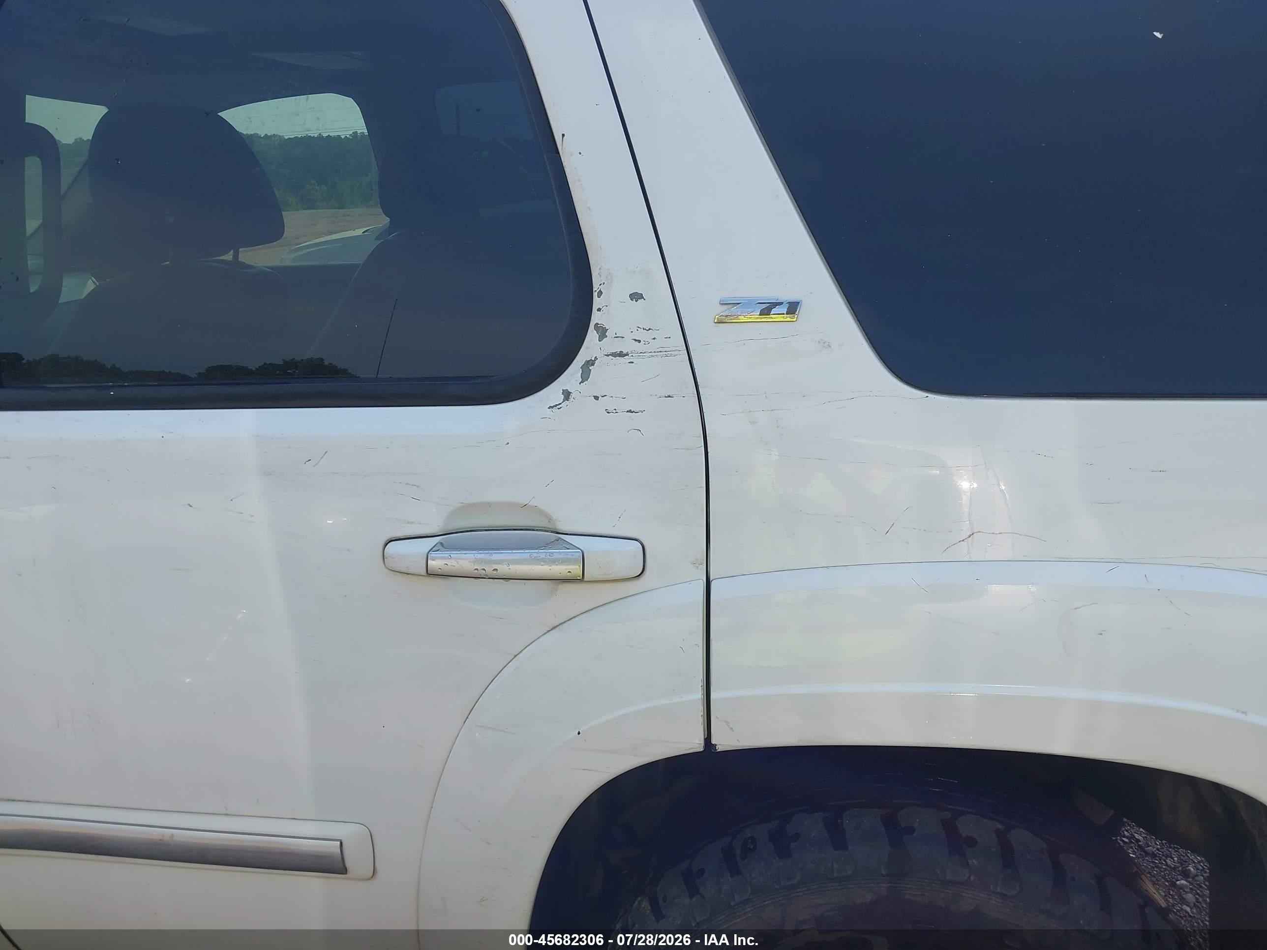 2007 Chevrolet Tahoe Lt Белый vin: 1GNFC13087R303401