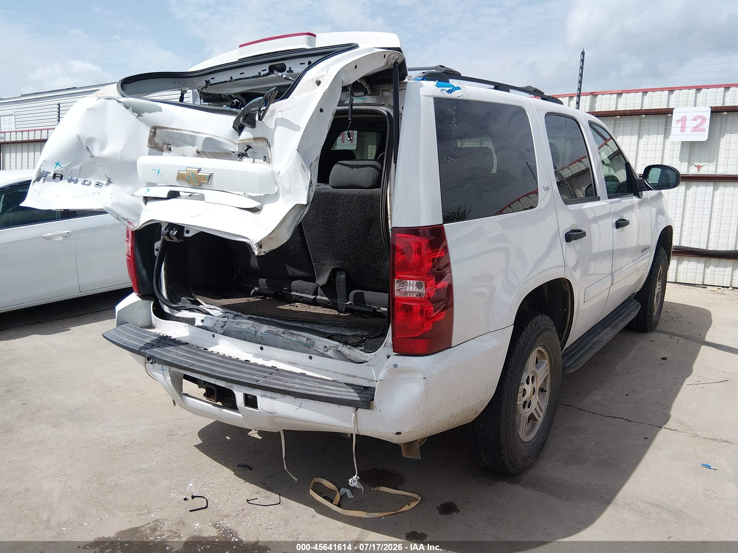 2007 Chevrolet Tahoe Ls White vin: 1GNFC13087R408861